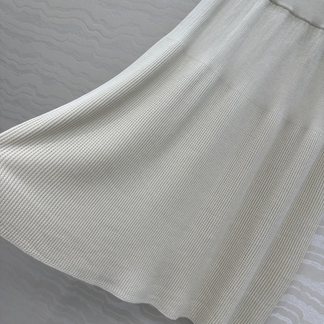 独家首发❤️高端原单品质❤️LP高智感老钱风穿搭！25春夏新品，高级素色针织中长半裙，气质高级单品！缕空