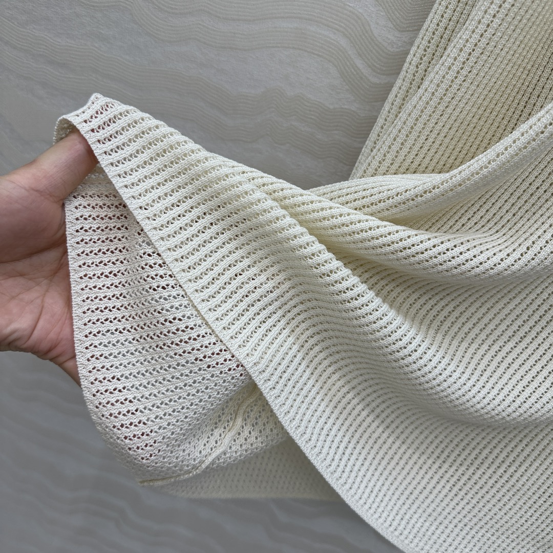 独家首发❤️高端原单品质❤️LP高智感老钱风穿搭！25春夏新品，高级素色针织中长半裙，气质高级单品！缕空