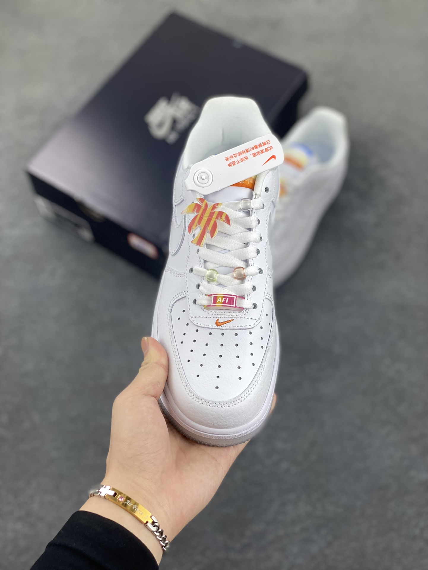 图片[2]-Air Force 1 Low 粉白红手绘涂鸦 原楦头原纸板 打造纯正空军版型 #专注外贸渠道 全掌内置蜂窝气垫 #原盒配件 原厂中底钢印、拉帮完美 货号：IB8875-111 尺码：36 36.5 37.5 38 38.5 39 40 40.5 41 42 42.5 43 44 44.5 45-选品中心