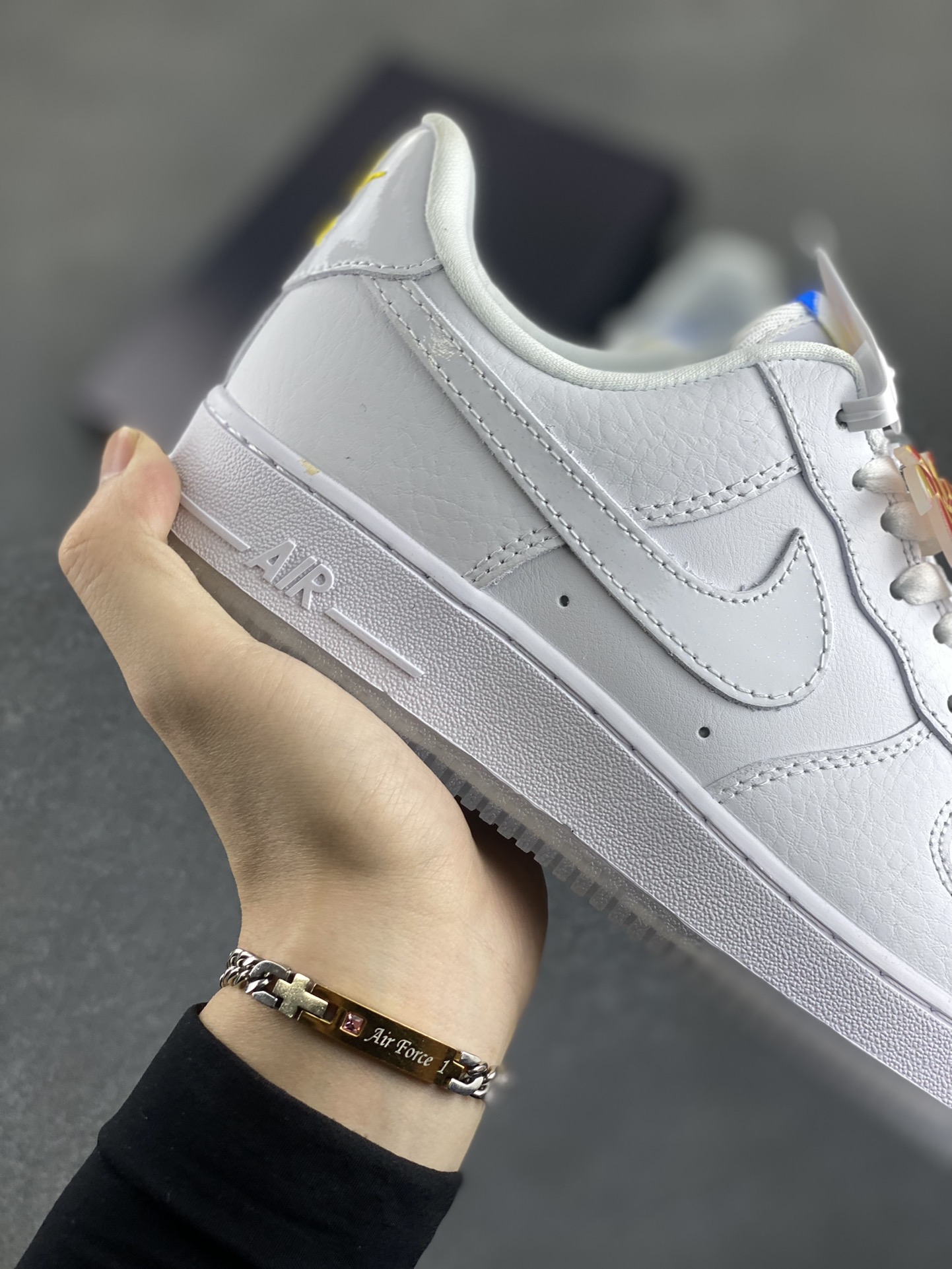 图片[6]-Air Force 1 Low 粉白红手绘涂鸦 原楦头原纸板 打造纯正空军版型 #专注外贸渠道 全掌内置蜂窝气垫 #原盒配件 原厂中底钢印、拉帮完美 货号：IB8875-111 尺码：36 36.5 37.5 38 38.5 39 40 40.5 41 42 42.5 43 44 44.5 45-选品中心