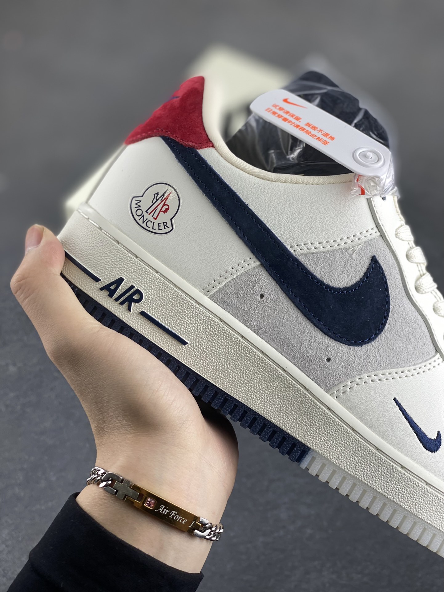 图片[6]-NIke Air Force 1 \’07 Low “蒙口联名–米蓝猪八双拼”空军一号 低帮 运动鞋 休闲鞋 折边针车 工艺难度大 原楦头原纸板 原装鞋盒 定制五金配件 内置全掌气垫 原厂鞋底 货号：CH6336-512 尺码：36 36.5 37.5 38 38.5 39 40 40.5 41 42 42.5 43 44 44.5 45-选品中心