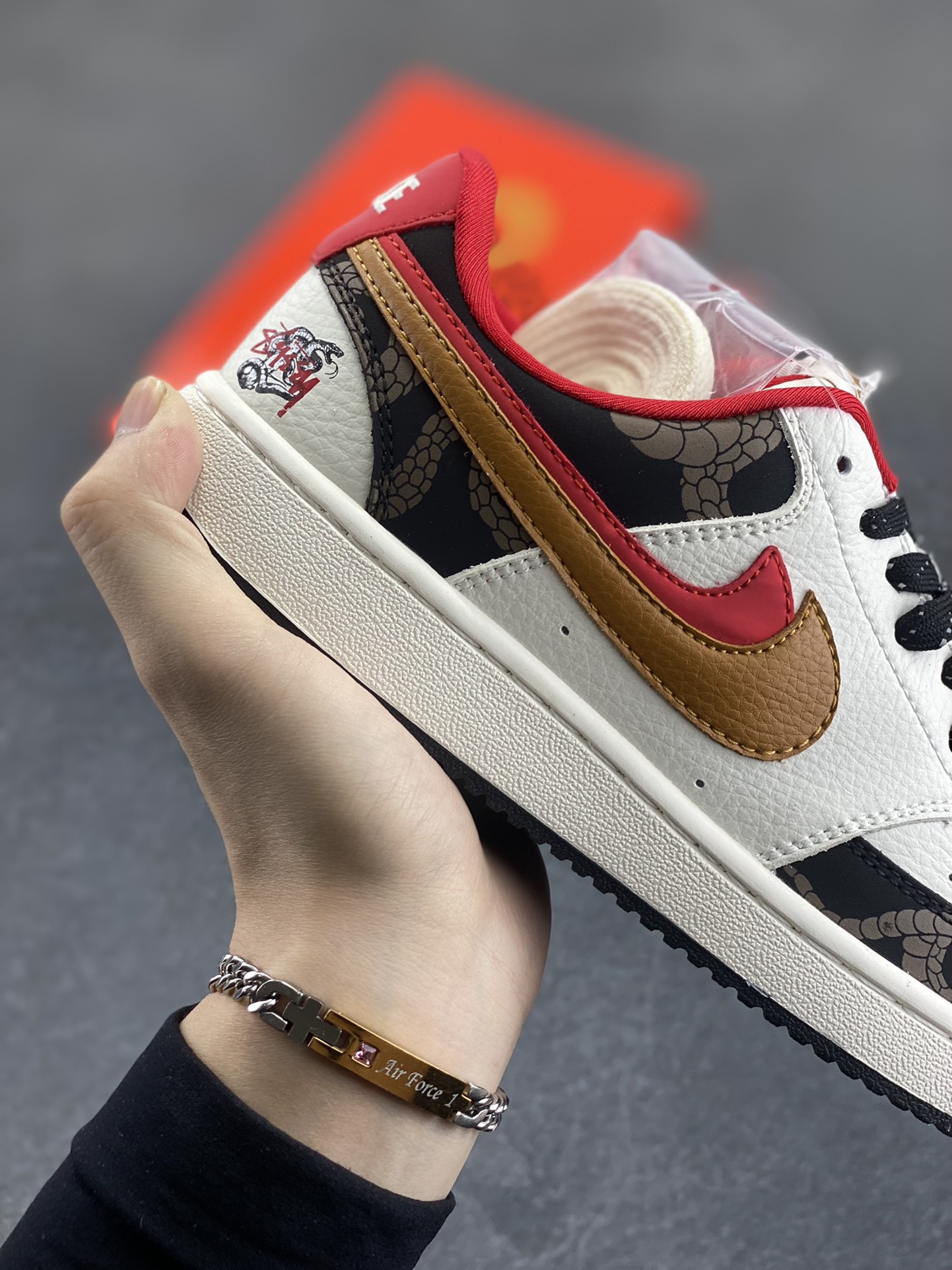 图片[6]-海外爆款 ZP订单 NIKE EBERNON Low prm 小空军低帮百搭透气休闲运动板鞋 独家头层版本 原数据独家私模大底 纯正版型 清洁度完美 货号：FD5188-128 尺码：36 36.5 37.5 38 38.5 39 40 40.5 41 42 42.5 43 44 44.5 45-选品中心