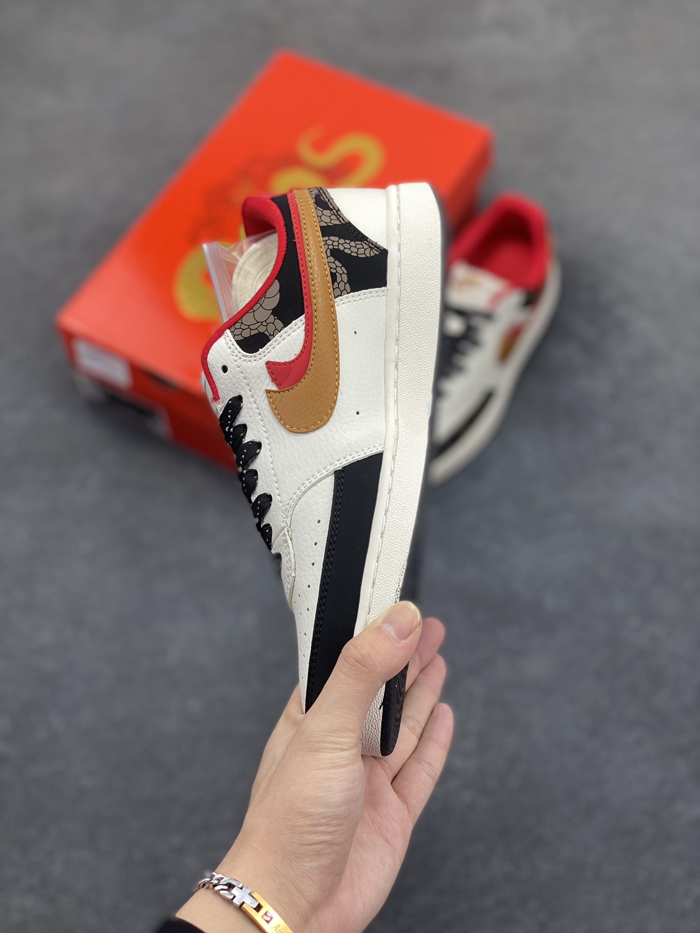 图片[3]-海外爆款 ZP订单 NIKE EBERNON Low prm 小空军低帮百搭透气休闲运动板鞋 独家头层版本 原数据独家私模大底 纯正版型 清洁度完美 货号：FD5188-128 尺码：36 36.5 37.5 38 38.5 39 40 40.5 41 42 42.5 43 44 44.5 45-选品中心