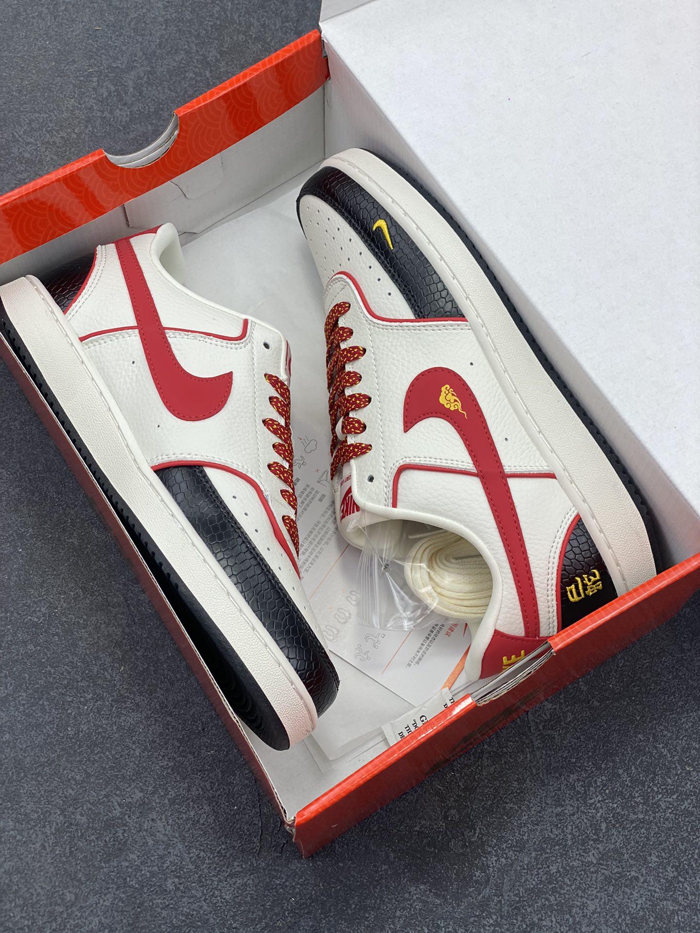 图片[9]-海外爆款 ZP订单 NIKE EBERNON Low prm 小空军低帮百搭透气休闲运动板鞋 独家头层版本 原数据独家私模大底 纯正版型 清洁度完美 货号：FD5188-130 尺码：36 36.5 37.5 38 38.5 39 40 40.5 41 42 42.5 43 44 44.5 45-选品中心