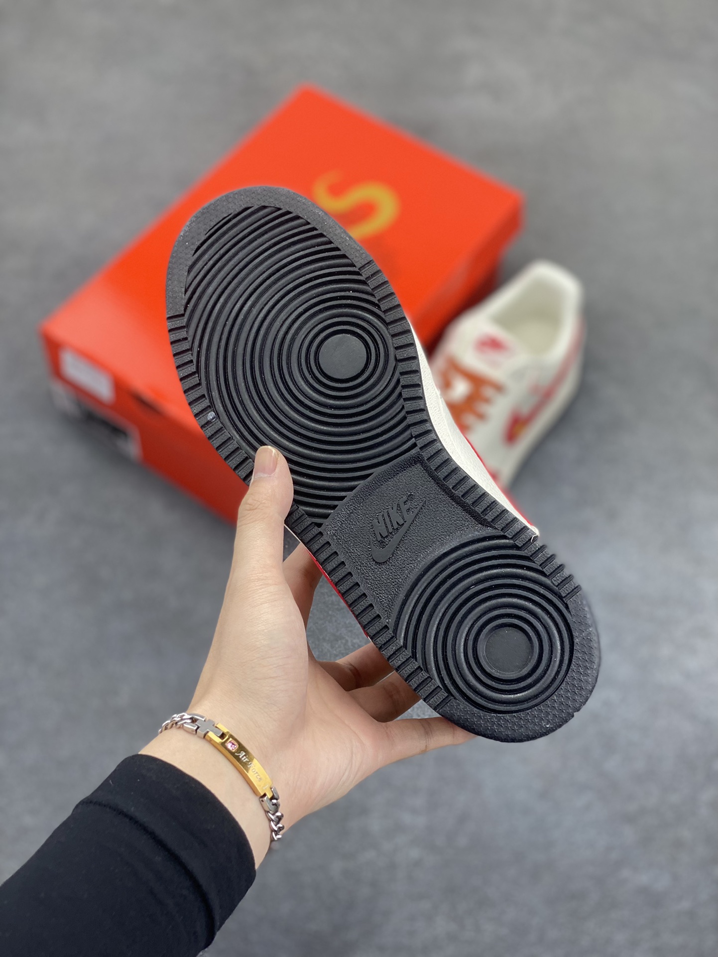 图片[5]-海外爆款 ZP订单 NIKE EBERNON Low prm 小空军低帮百搭透气休闲运动板鞋 独家头层版本 原数据独家私模大底 纯正版型 清洁度完美 货号：FD5188-130 尺码：36 36.5 37.5 38 38.5 39 40 40.5 41 42 42.5 43 44 44.5 45-选品中心