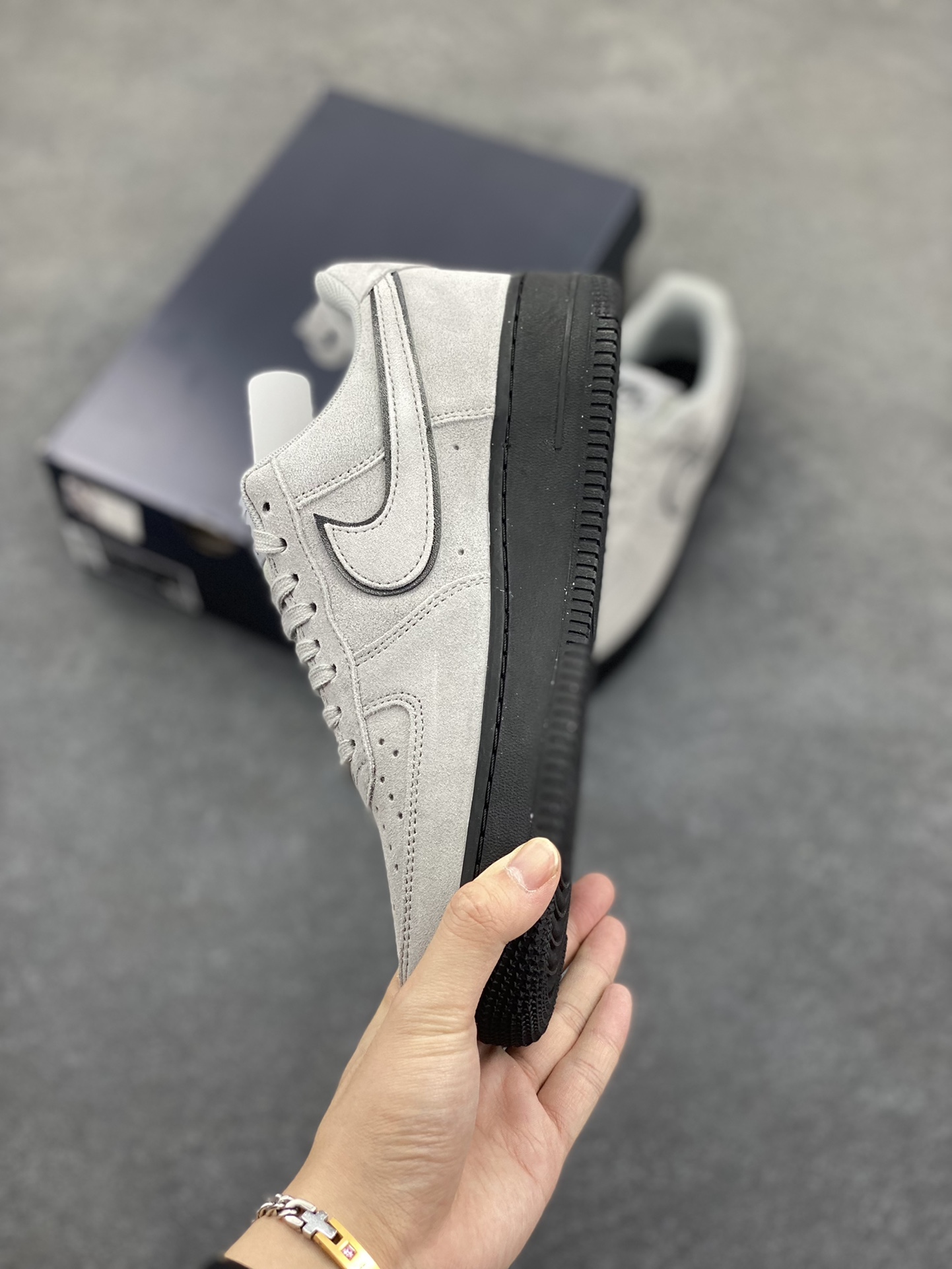 图片[3]-Nike Air Force 1 Low 军械灰 空军一号低帮运动休闲板鞋 原楦头原纸板 打造纯正空军版型#专注外贸渠道 全掌内置蜂窝气垫 #原盒配件 原厂中底钢印、拉帮完美 货号：HQ1966-001 尺码：36 36.5 37.5 38 38.5 39 40 40.5 41 42 42.5 43 44 44.5 45-选品中心