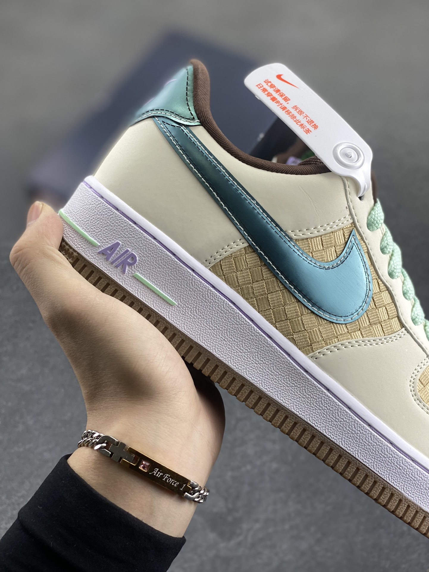 图片[6]-Nike Air Force 1 Low 编织 空军一号低帮运动休闲板鞋 原楦头原纸板 打造纯正空军版型#专注外贸渠道 全掌内置蜂窝气垫 #原盒配件 原厂中底钢印、拉帮完美 货号：IB5722-100 尺码：35.5 36 36.5 37.5 38 38.5 39 40 40.5 41 42 42.5 43 44 44.5 45-选品中心