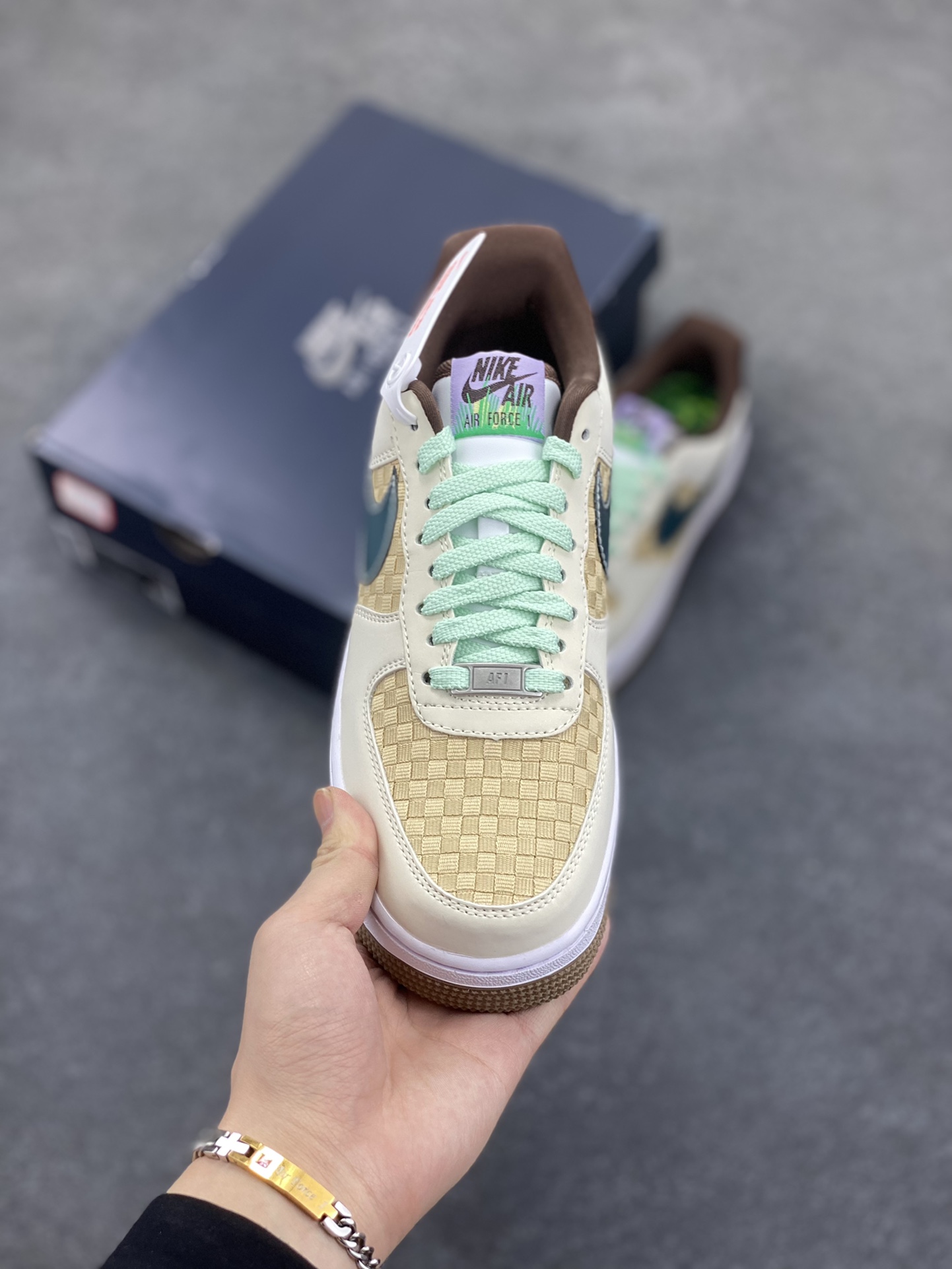 图片[2]-Nike Air Force 1 Low 编织 空军一号低帮运动休闲板鞋 原楦头原纸板 打造纯正空军版型#专注外贸渠道 全掌内置蜂窝气垫 #原盒配件 原厂中底钢印、拉帮完美 货号：IB5722-100 尺码：35.5 36 36.5 37.5 38 38.5 39 40 40.5 41 42 42.5 43 44 44.5 45-选品中心