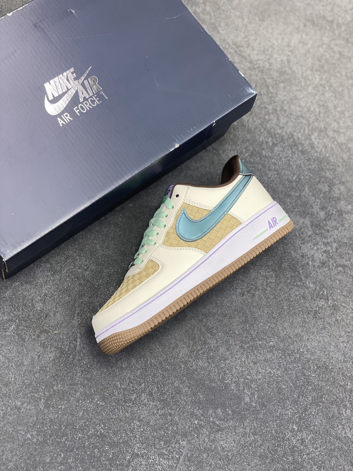 图片[7]-Nike Air Force 1 Low 编织 空军一号低帮运动休闲板鞋 原楦头原纸板 打造纯正空军版型#专注外贸渠道 全掌内置蜂窝气垫 #原盒配件 原厂中底钢印、拉帮完美 货号：IB5722-100 尺码：35.5 36 36.5 37.5 38 38.5 39 40 40.5 41 42 42.5 43 44 44.5 45-选品中心