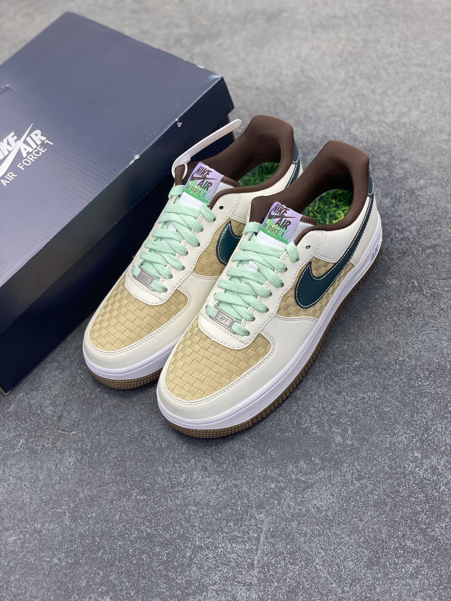 图片[8]-Nike Air Force 1 Low 编织 空军一号低帮运动休闲板鞋 原楦头原纸板 打造纯正空军版型#专注外贸渠道 全掌内置蜂窝气垫 #原盒配件 原厂中底钢印、拉帮完美 货号：IB5722-100 尺码：35.5 36 36.5 37.5 38 38.5 39 40 40.5 41 42 42.5 43 44 44.5 45-选品中心