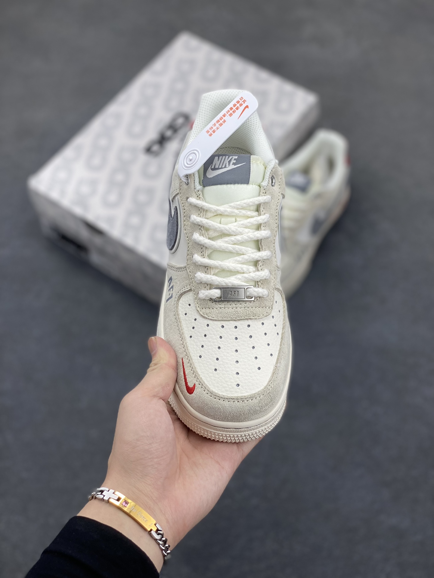 图片[2]-NIke Air Force 1 \’07 Low “北面联名——双拼灰AF1”空军一号 低帮 运动鞋 休闲鞋 折边针车 工艺难度大 原楦头原纸板 原装鞋盒 定制五金配件 内置全掌气垫 原厂鞋底 货号：YX5066-313 尺码：36 36.5 37.5 38 38.5 39 40 40.5 41 42 42.5 43 44 44.5 45-选品中心