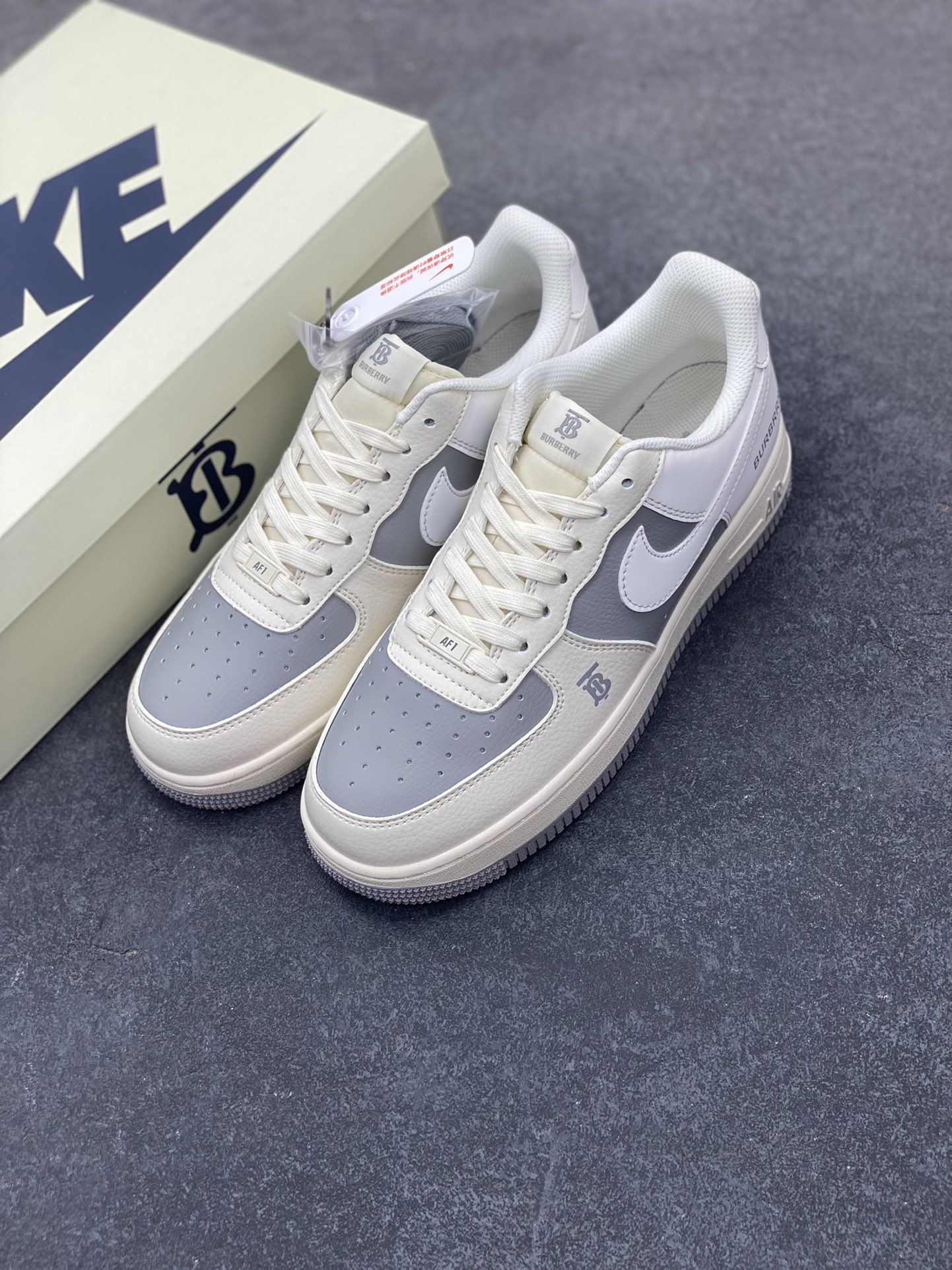 图片[8]-NIke Air Force 1 \’07 Low “巴宝莉联名——米灰”空军一号 低帮 运动鞋 休闲鞋 折边针车 工艺难度大 原楦头原纸板 原装鞋盒 定制五金配件 内置全掌气垫 原厂鞋底 货号：BB8588-225 尺码：36 36.5 37.5 38 38.5 39 40 40.5 41 42 42.5 43 44 44.5 45-选品中心
