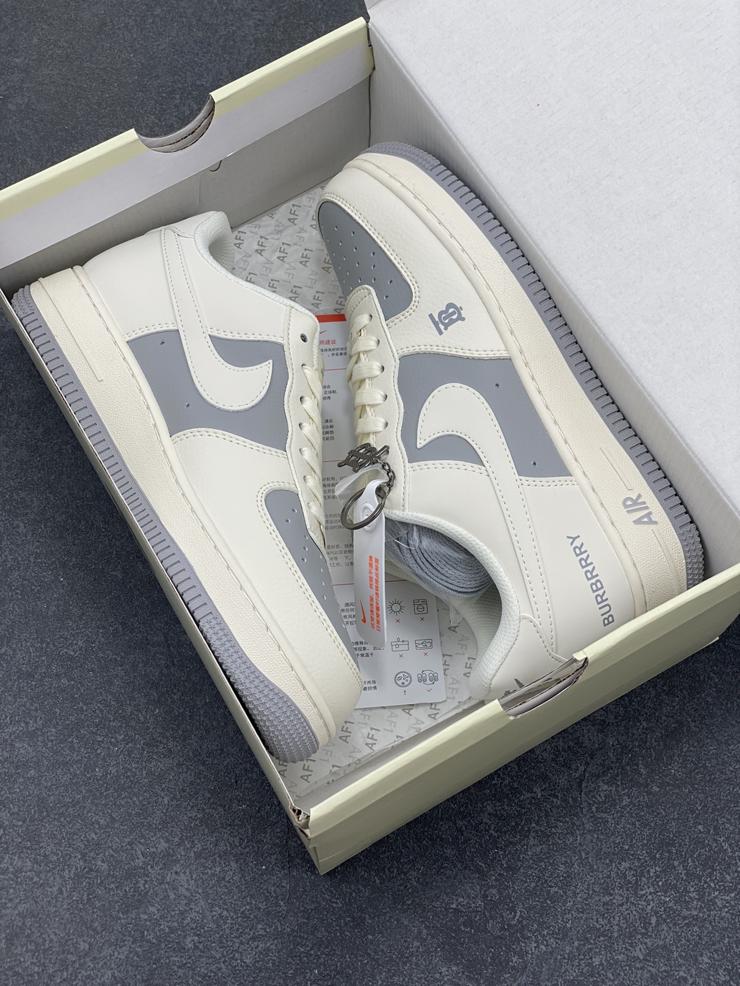 图片[9]-NIke Air Force 1 \’07 Low “巴宝莉联名——米灰”空军一号 低帮 运动鞋 休闲鞋 折边针车 工艺难度大 原楦头原纸板 原装鞋盒 定制五金配件 内置全掌气垫 原厂鞋底 货号：BB8588-225 尺码：36 36.5 37.5 38 38.5 39 40 40.5 41 42 42.5 43 44 44.5 45-选品中心