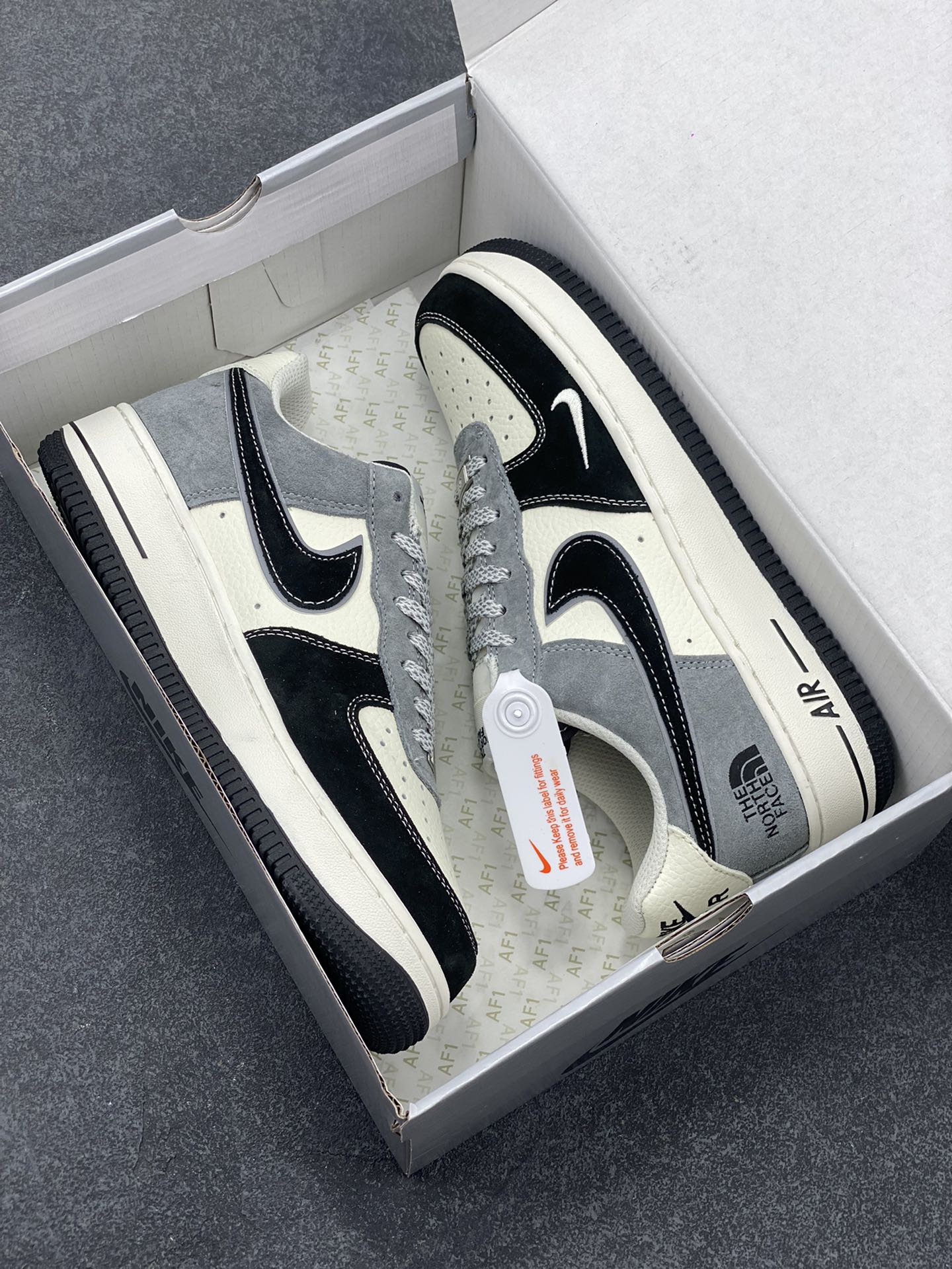 图片[9]-福利特价 Nike Air Force 1 ’07 Low 空军一号低帮百搭休闲运动板鞋。柔软、弹性十足的缓震性能和出色的中底设计，横跨复古与现代的外型结合，造就出风靡全球三十多年的Force 1，直到今天还深受青睐 货号：XZ6188-976 尺码：36 36.5 37.5 38 38.5 39 40 40.5 41 42 42.5 43 44 44.5 45-选品中心