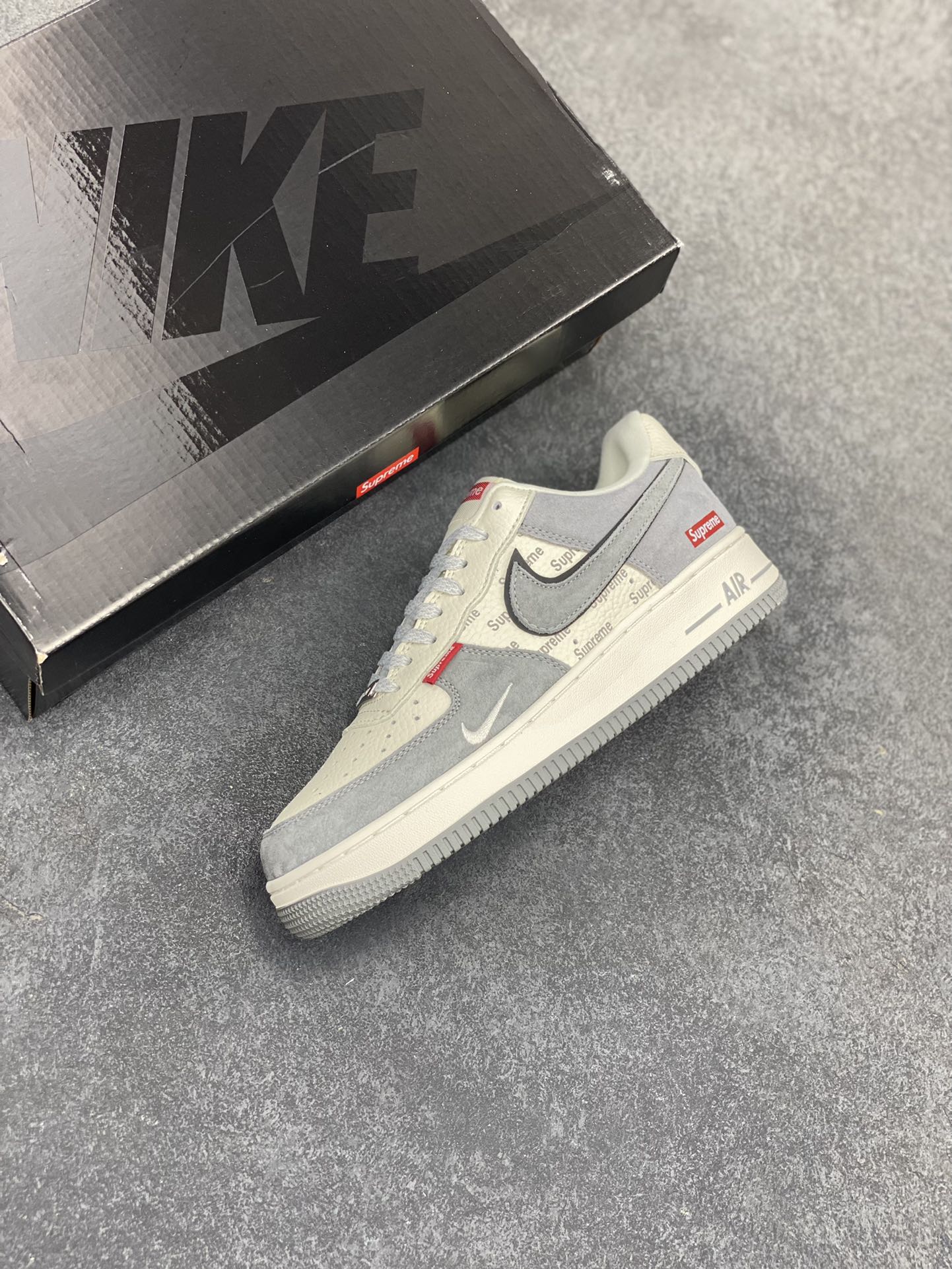 图片[7]-福利特价 Nike Air Force 1 ’07 Low 空军一号低帮百搭休闲运动板鞋。柔软、弹性十足的缓震性能和出色的中底设计，横跨复古与现代的外型结合，造就出风靡全球三十多年的Force 1，直到今天还深受青睐 货号：CH6336-510 尺码：36 36.5 37.5 38 38.5 39 40 40.5 41 42 42.5 43 44 44.5 45-选品中心