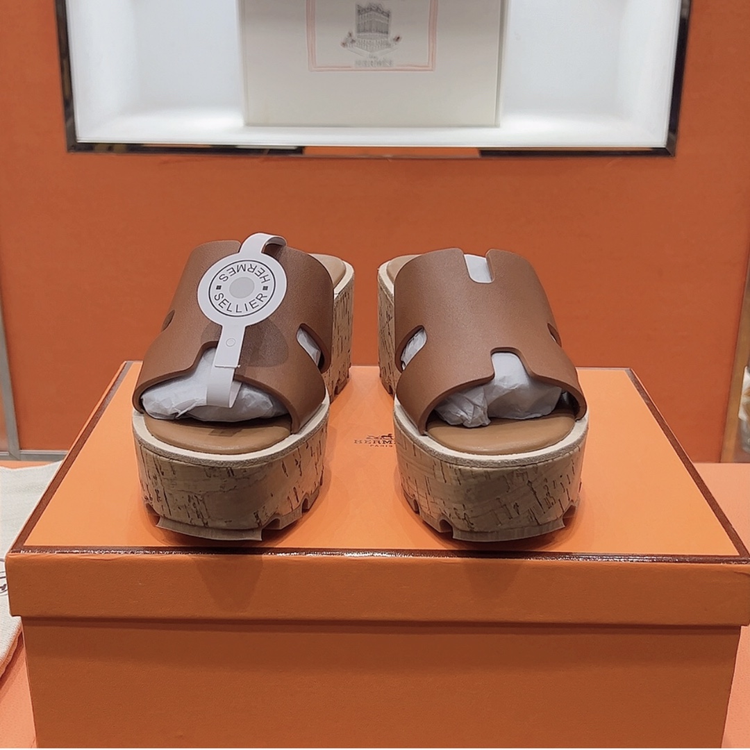 NO:407697,[Dongguan goods] Hermes home 25ss early spring new product!  Classic boot shape + British color block design, classic and attractive!  The original inverted mold last is the ultimate 1:1 shape, and imported high-end knitting needles show a delicate texture!  Customized A-level high-definition private mold bottom with luxurious packaging!  - Unparalleled quality, 35-40 can be customized 41., slippers, hermes, boots, slippers19860909【莞货】Hermes家25ss早春新品！经典靴型+英伦拼色设计,经典耐看！原版倒模楦型,极致1:1形体,进口高端织针呈现出精致质感！ 开模定制A级高密私模大底,奢华包装！ -无二品质,35-40可定41.,拖鞋,hermes,boots,slippers,Women's Shoes