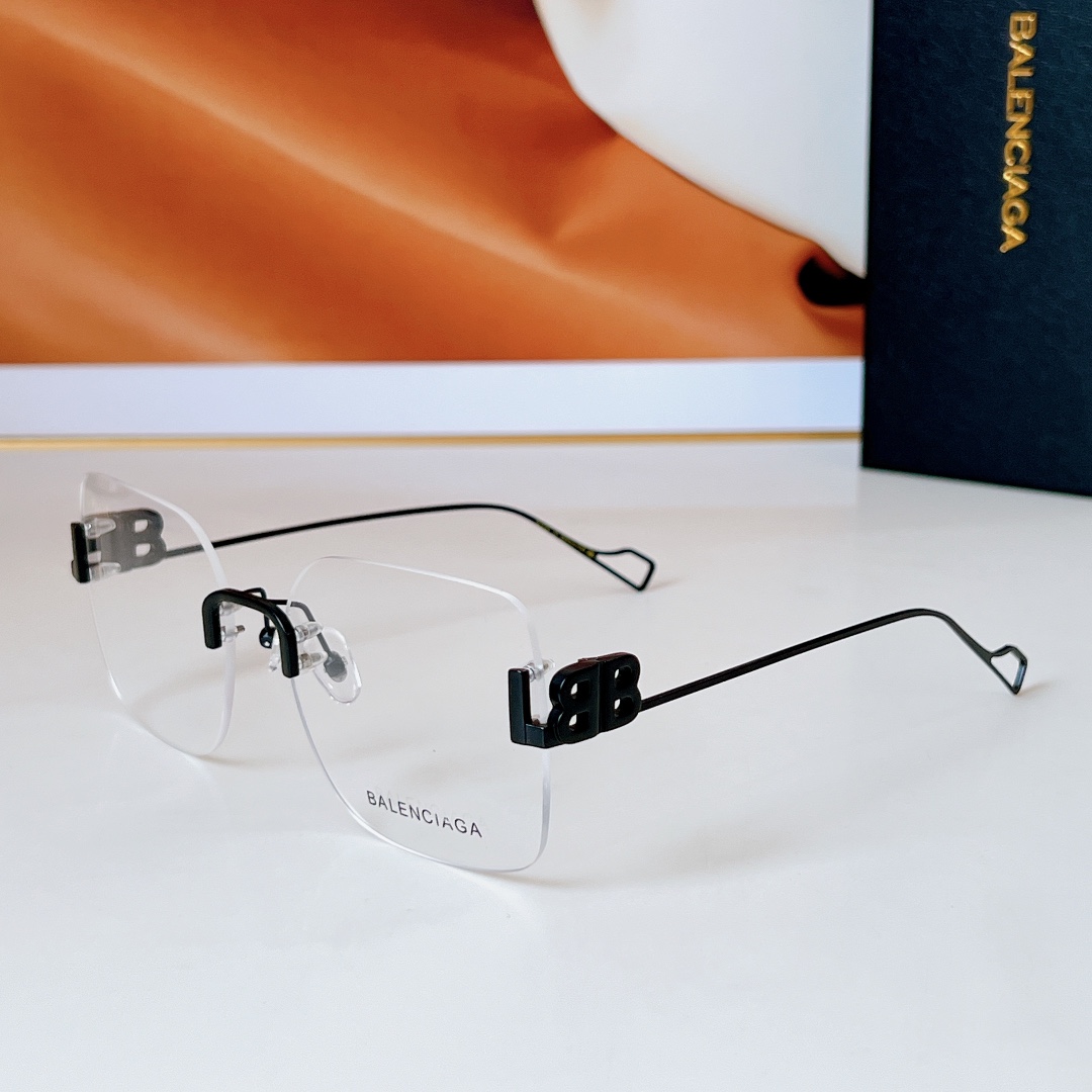  BALENCIAG*
MODELBB01130
Size：59口17 140
🔝🔝