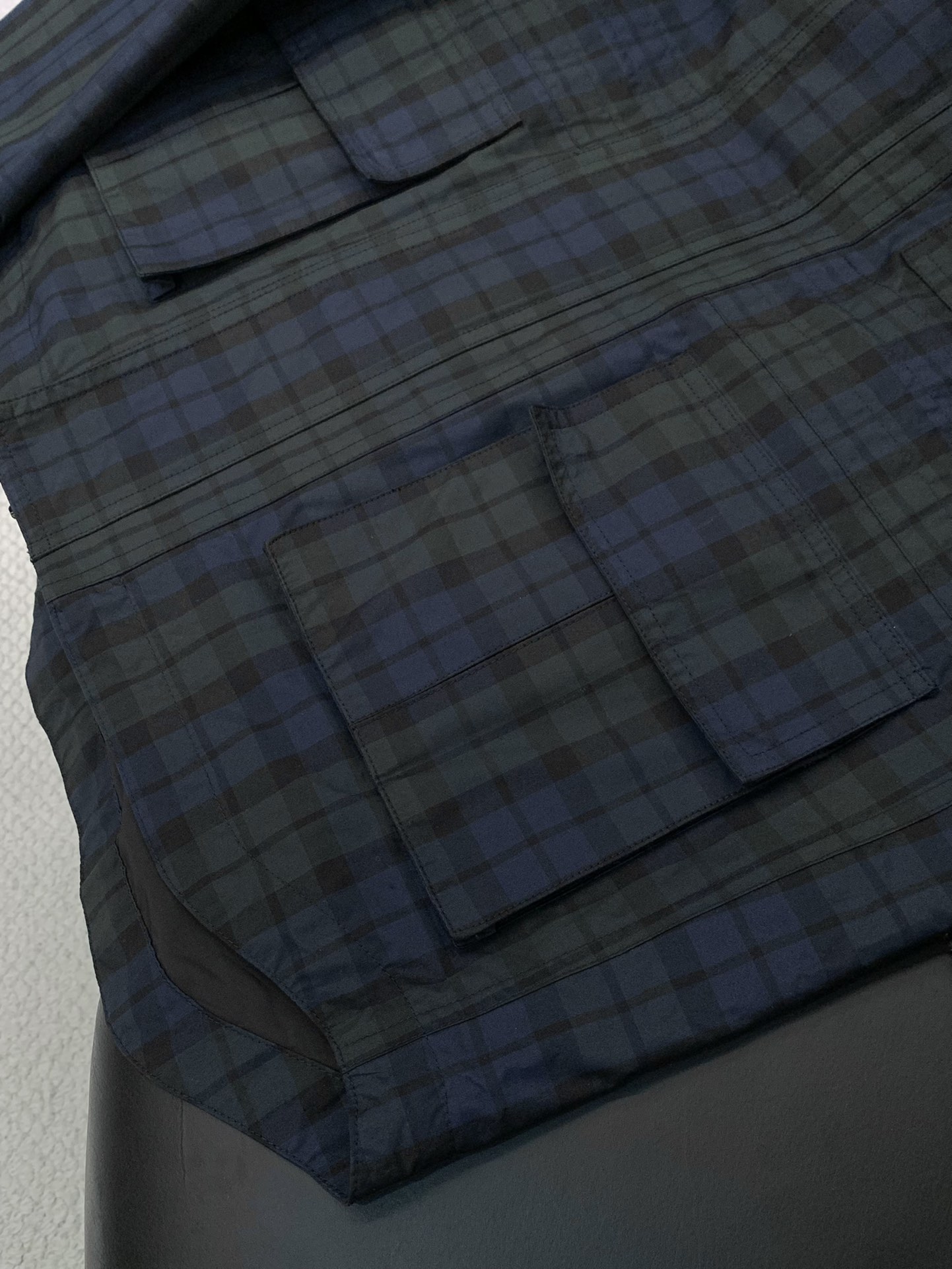 Fashion Innovation: Parisian Style for Men and Women, Sizes 32-36. - 图片 7