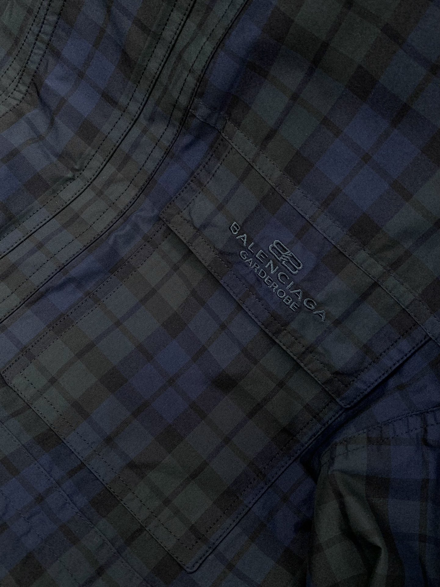 Fashion Innovation: Parisian Style for Men and Women, Sizes 32-36. - 图片 6