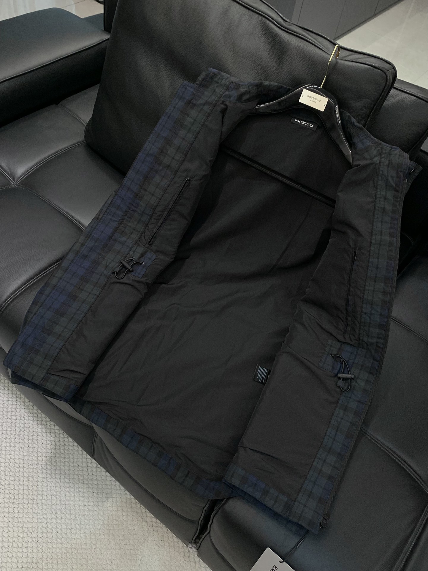 Fashion Innovation: Parisian Style for Men and Women, Sizes 32-36. - 图片 9