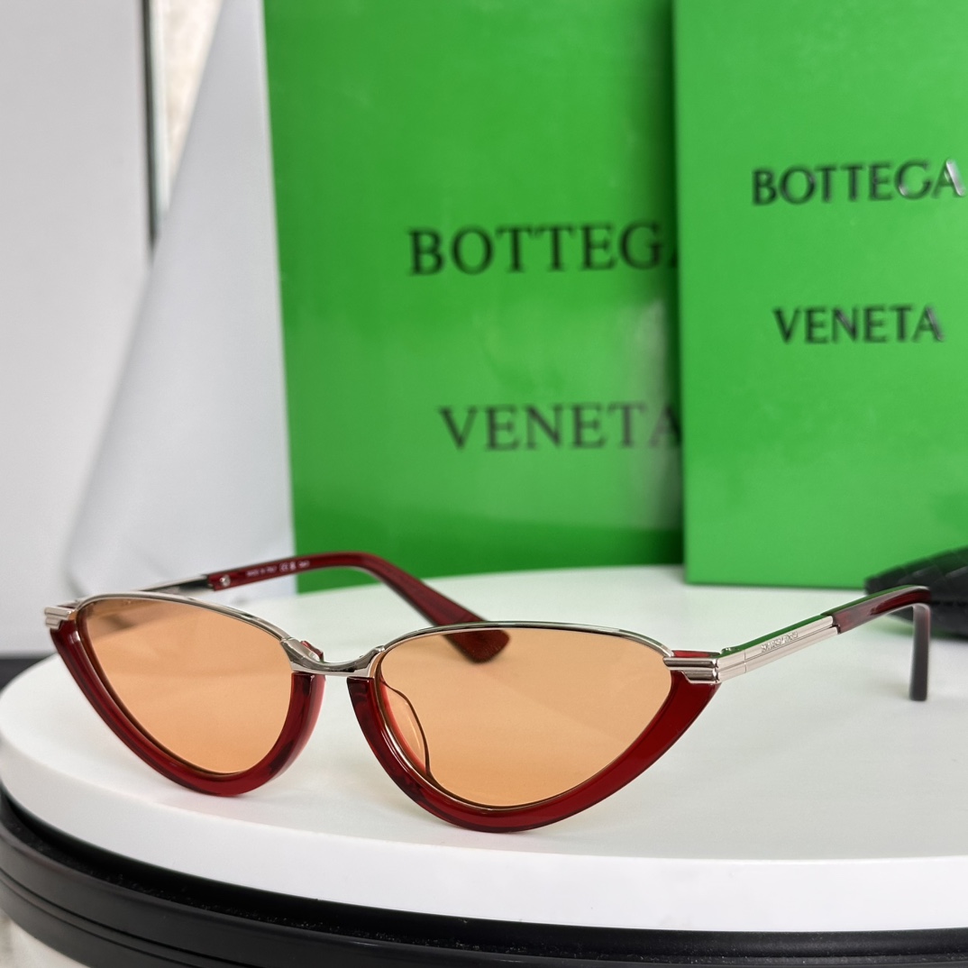  ‼️BOTTEGA VENET*
MOD：BV1346S
size：56口17-145
