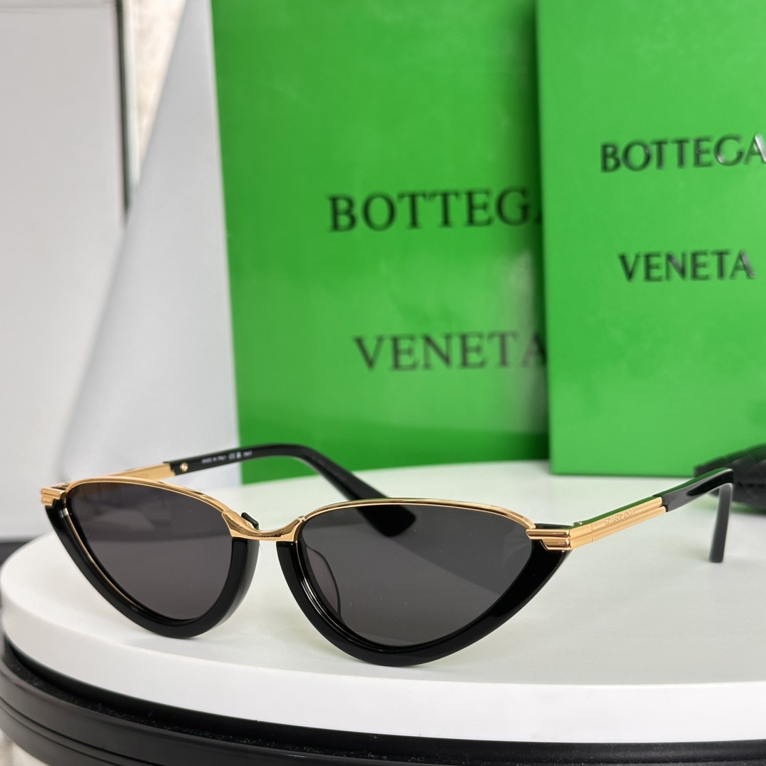  ‼️BOTTEGA VENET*
MOD：BV1346S
size：56口17-145