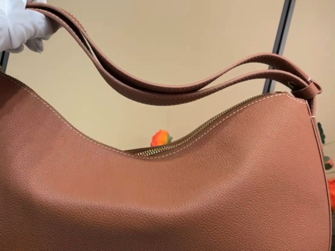 【LOW KEY COOKIE 中号手袋】 m14417 黑色 m14642 棕色 m14635 杏灰...