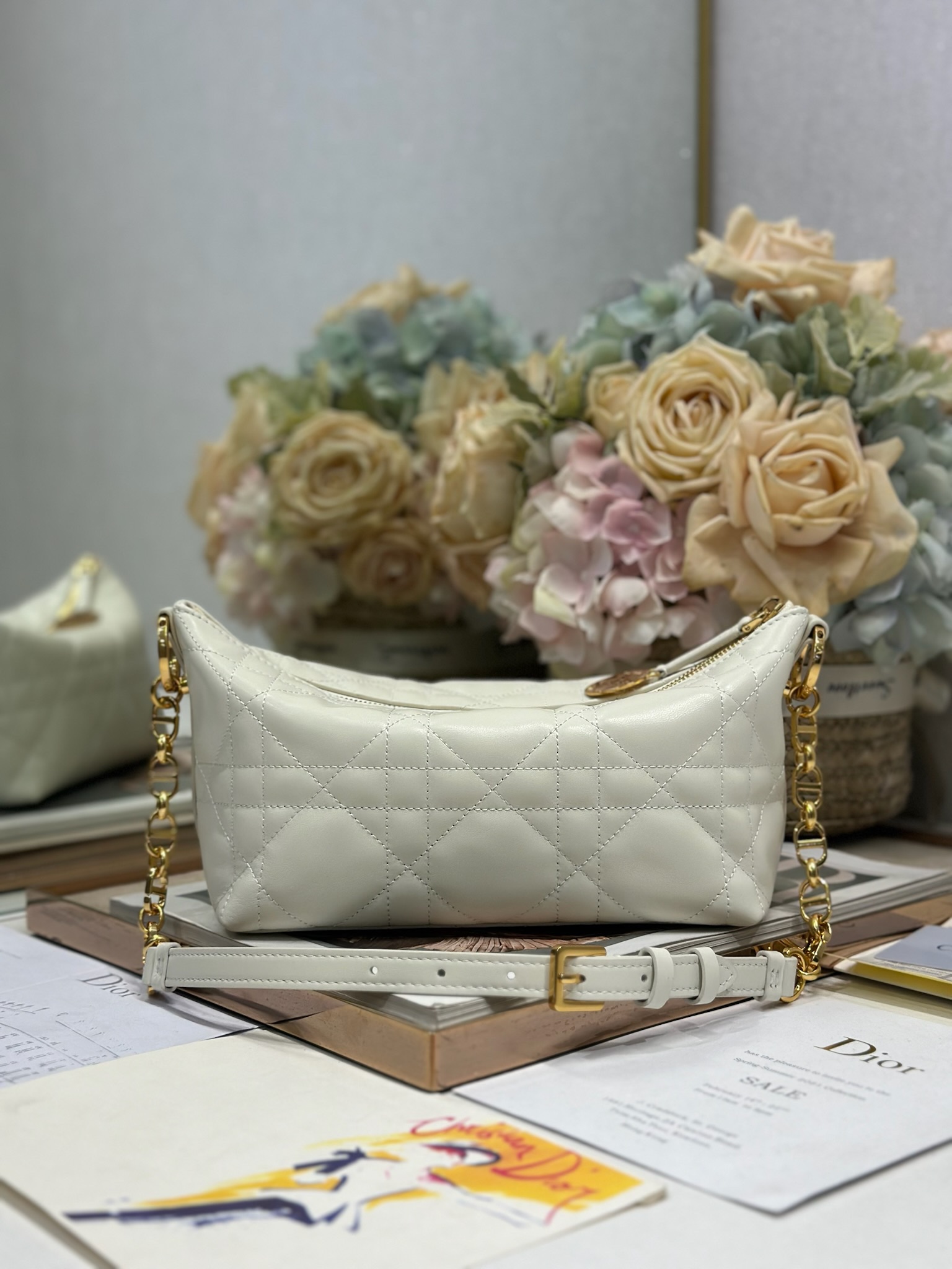 Diorrstar Hobo Chain Bag White Lambskin Leather, Adjustable CD Chain Shoulder Strap 4 i1747635909 7403 4