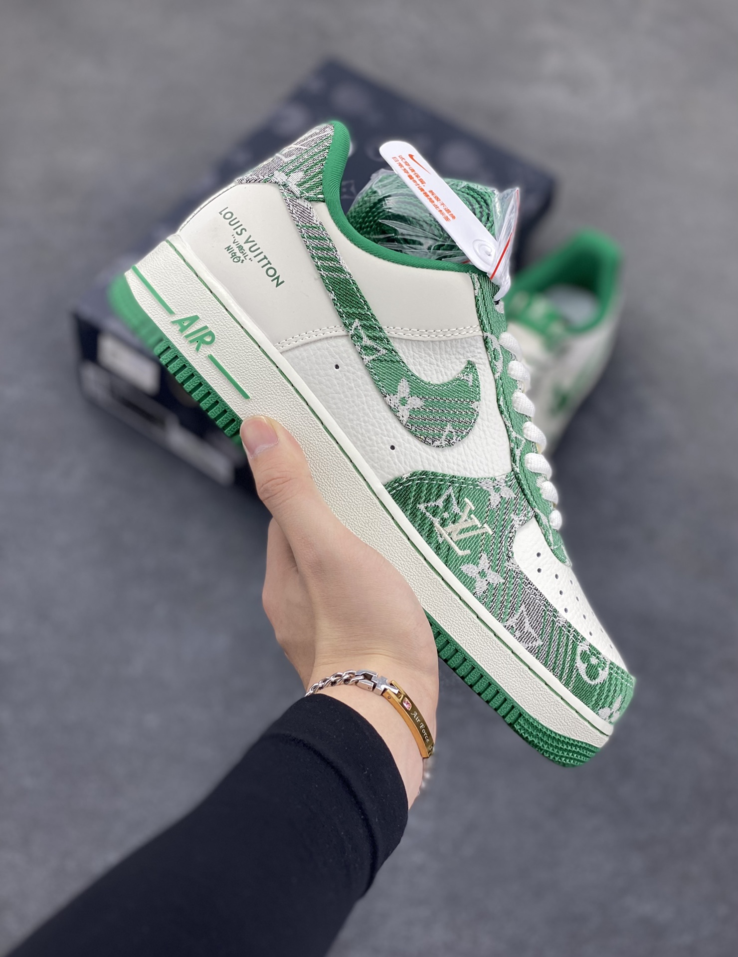 NIke Air Force 1 \’07 Low “LV联名”空军一号 低帮 运动鞋 休闲鞋 折边针车 工艺难度大 原楦头原纸板 原装鞋盒 定制五金配件 内置全掌气垫 原厂鞋底 货号:SC9207-538 尺码:36 36.5 37.5 38 38.5 39 40 40.5 41 42 42.5 43 44 44.5 45-选品中心
