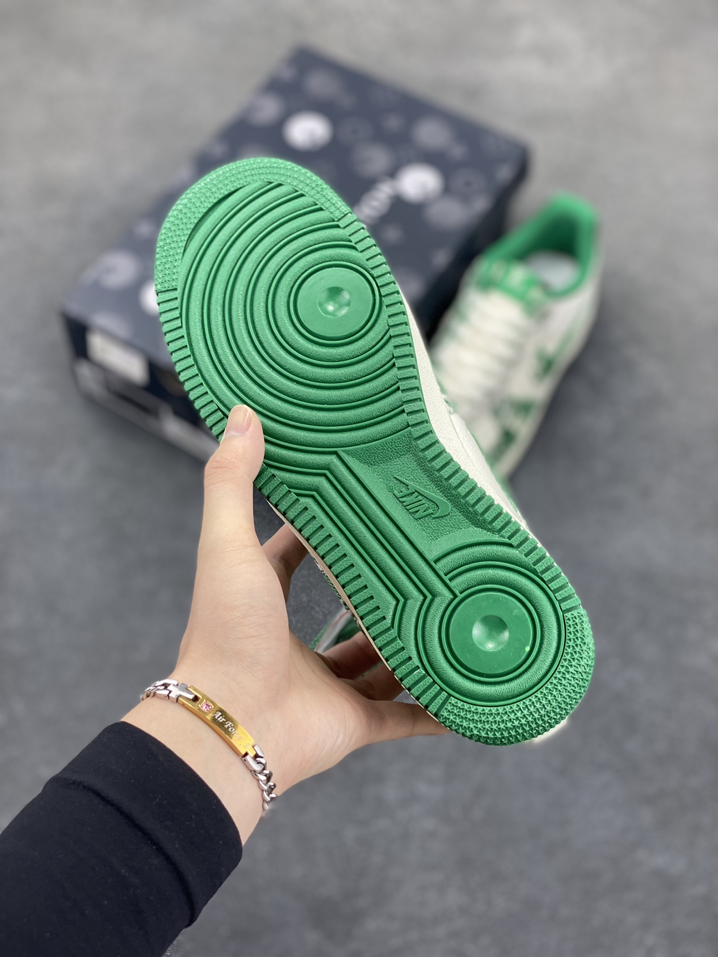 图片[5]-NIke Air Force 1 \’07 Low “LV联名”空军一号 低帮 运动鞋 休闲鞋 折边针车 工艺难度大 原楦头原纸板 原装鞋盒 定制五金配件 内置全掌气垫 原厂鞋底 货号：SC9207-538 尺码：36 36.5 37.5 38 38.5 39 40 40.5 41 42 42.5 43 44 44.5 45-选品中心