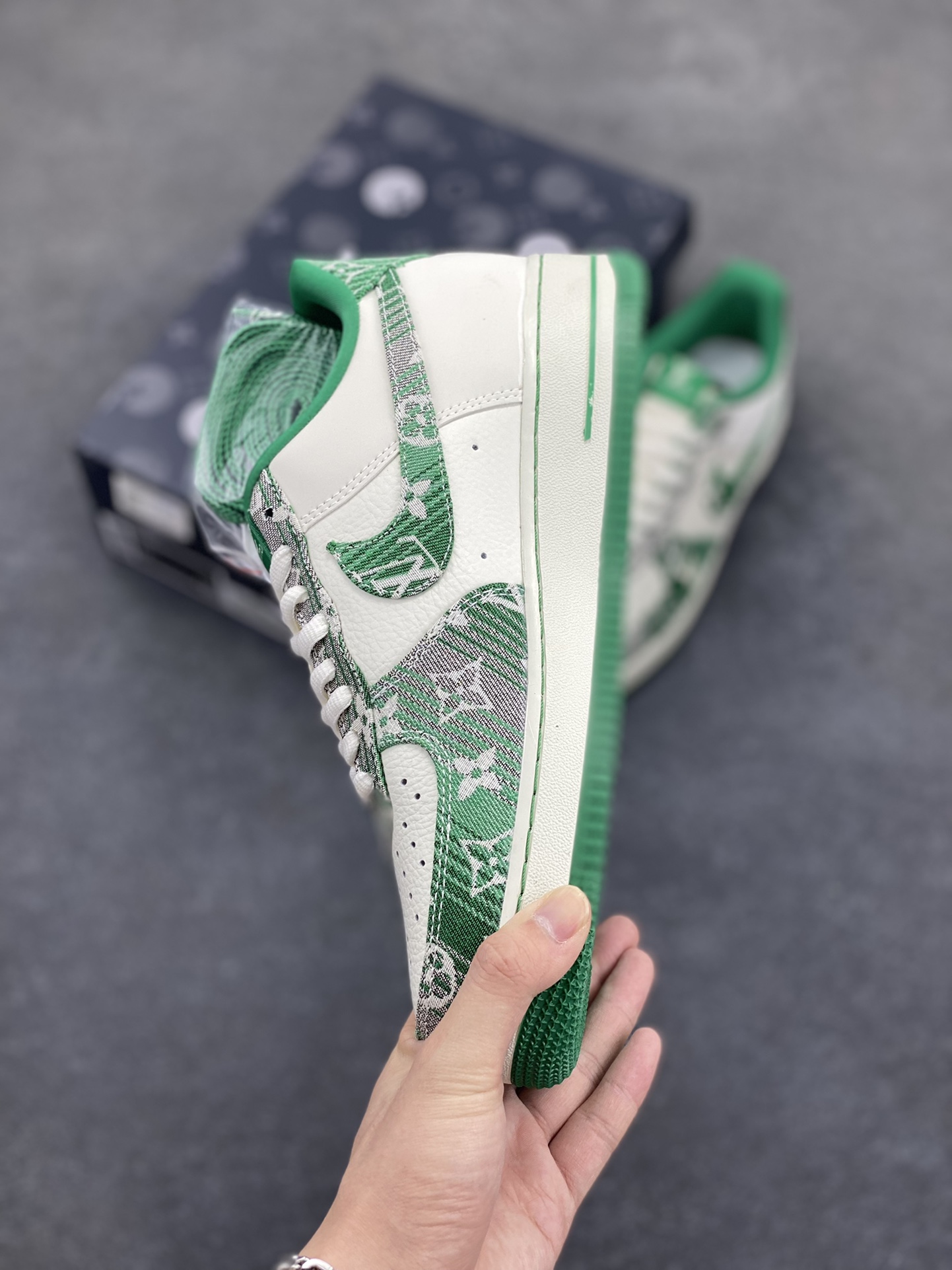 图片[3]-NIke Air Force 1 \’07 Low “LV联名”空军一号 低帮 运动鞋 休闲鞋 折边针车 工艺难度大 原楦头原纸板 原装鞋盒 定制五金配件 内置全掌气垫 原厂鞋底 货号：SC9207-538 尺码：36 36.5 37.5 38 38.5 39 40 40.5 41 42 42.5 43 44 44.5 45-选品中心
