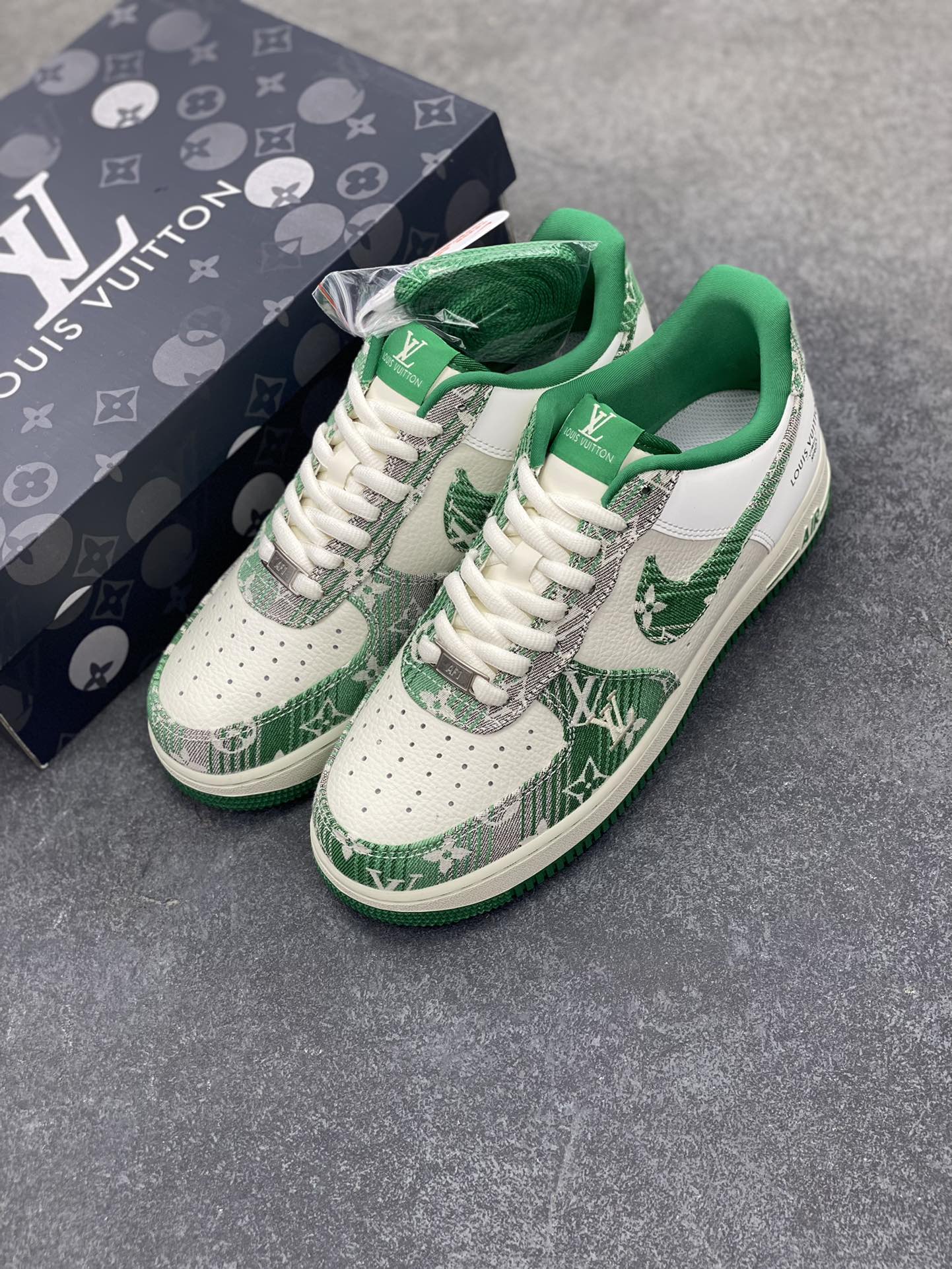 图片[8]-NIke Air Force 1 \’07 Low “LV联名”空军一号 低帮 运动鞋 休闲鞋 折边针车 工艺难度大 原楦头原纸板 原装鞋盒 定制五金配件 内置全掌气垫 原厂鞋底 货号：SC9207-538 尺码：36 36.5 37.5 38 38.5 39 40 40.5 41 42 42.5 43 44 44.5 45-选品中心