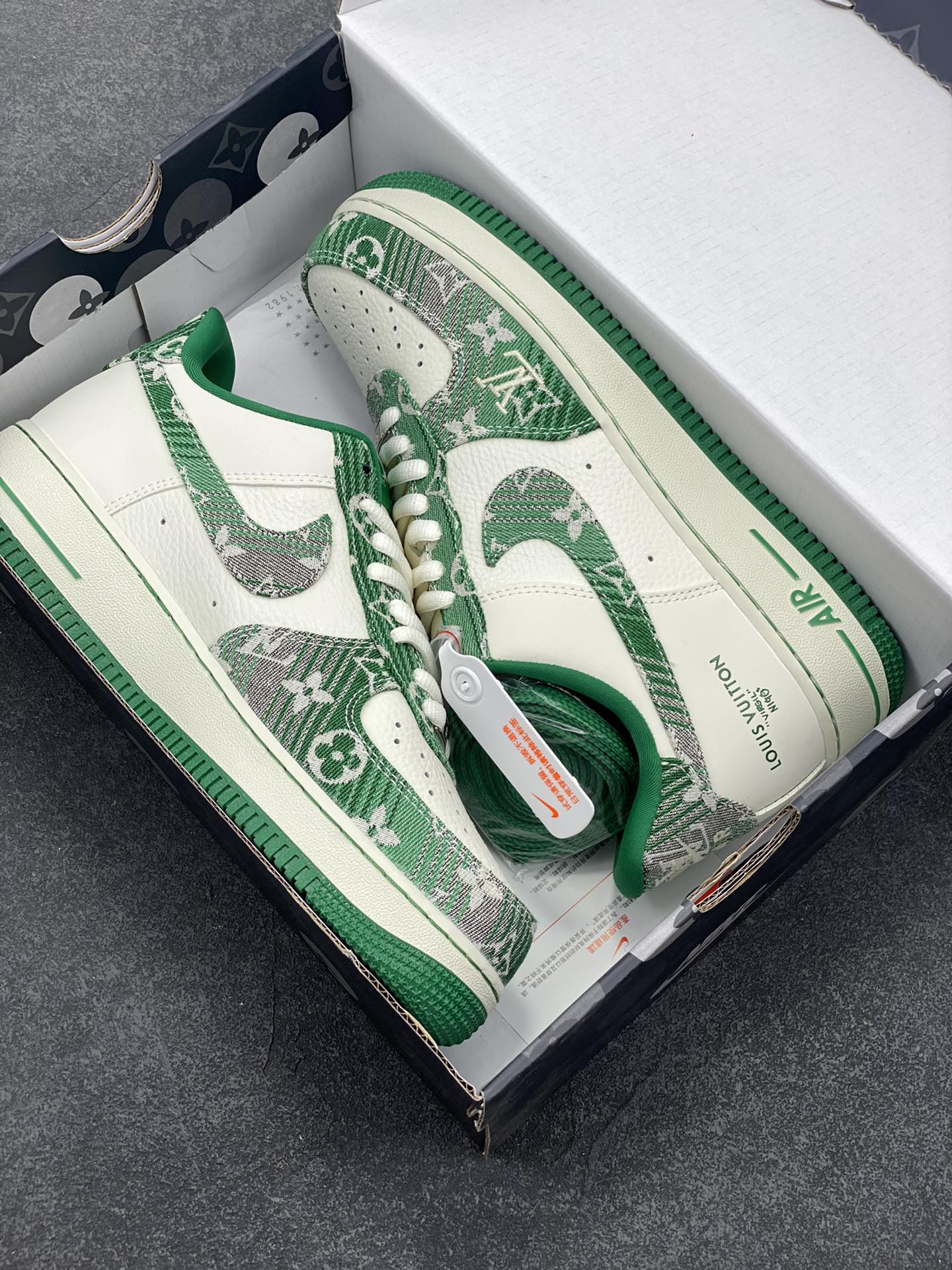 图片[9]-NIke Air Force 1 \’07 Low “LV联名”空军一号 低帮 运动鞋 休闲鞋 折边针车 工艺难度大 原楦头原纸板 原装鞋盒 定制五金配件 内置全掌气垫 原厂鞋底 货号：SC9207-538 尺码：36 36.5 37.5 38 38.5 39 40 40.5 41 42 42.5 43 44 44.5 45-选品中心