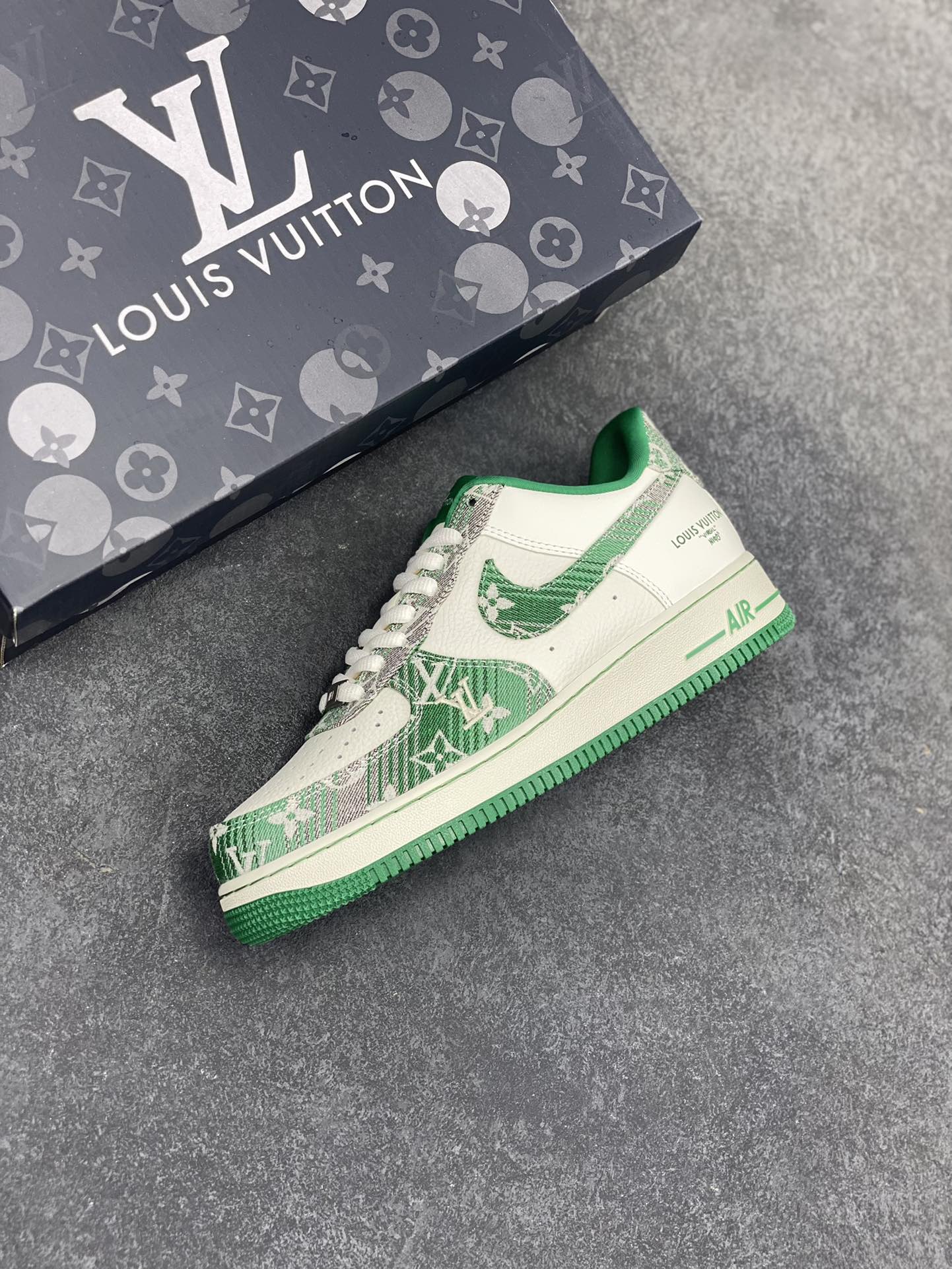 图片[7]-NIke Air Force 1 \’07 Low “LV联名”空军一号 低帮 运动鞋 休闲鞋 折边针车 工艺难度大 原楦头原纸板 原装鞋盒 定制五金配件 内置全掌气垫 原厂鞋底 货号：SC9207-538 尺码：36 36.5 37.5 38 38.5 39 40 40.5 41 42 42.5 43 44 44.5 45-选品中心