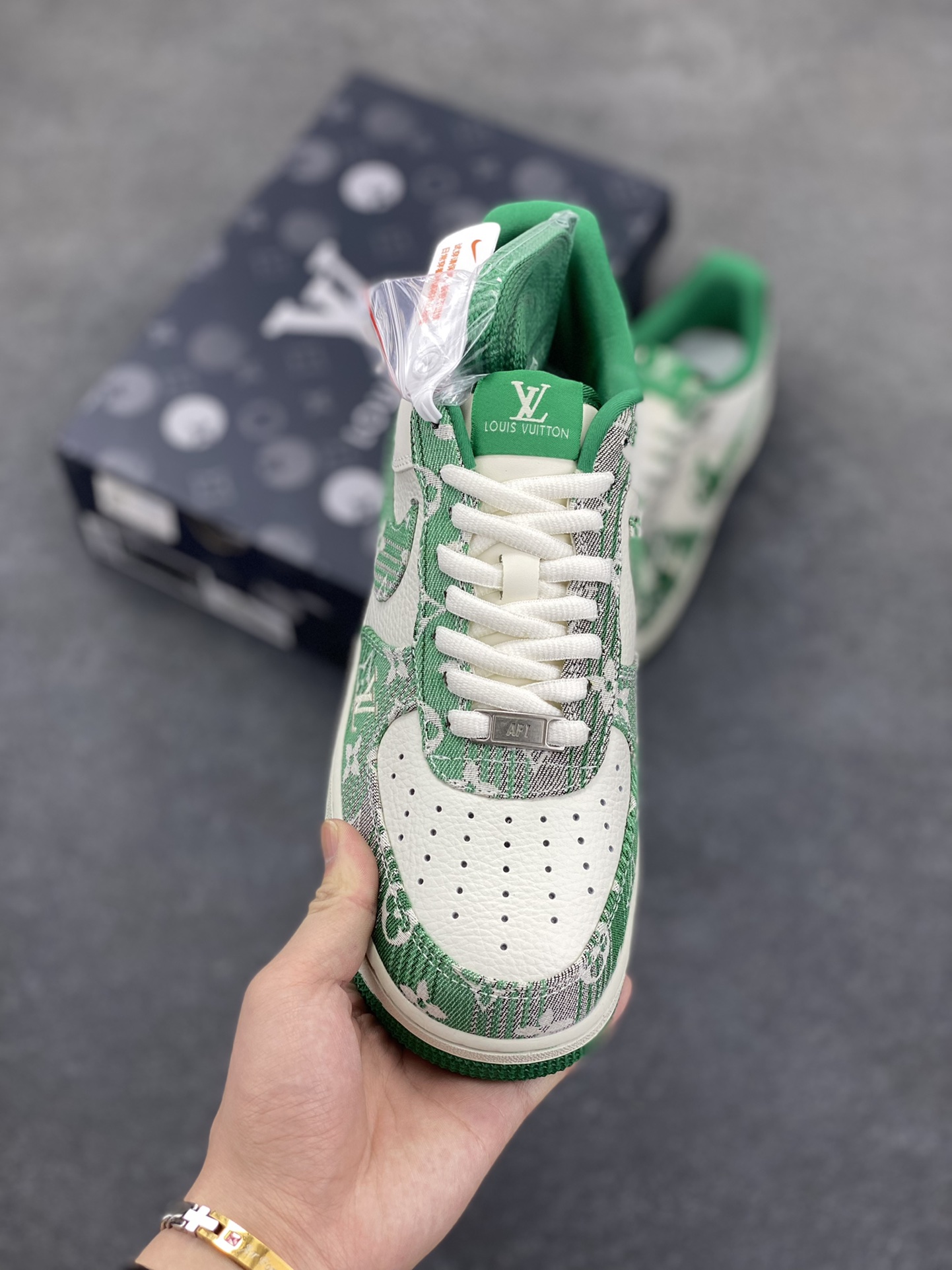 图片[2]-NIke Air Force 1 \’07 Low “LV联名”空军一号 低帮 运动鞋 休闲鞋 折边针车 工艺难度大 原楦头原纸板 原装鞋盒 定制五金配件 内置全掌气垫 原厂鞋底 货号：SC9207-538 尺码：36 36.5 37.5 38 38.5 39 40 40.5 41 42 42.5 43 44 44.5 45-选品中心