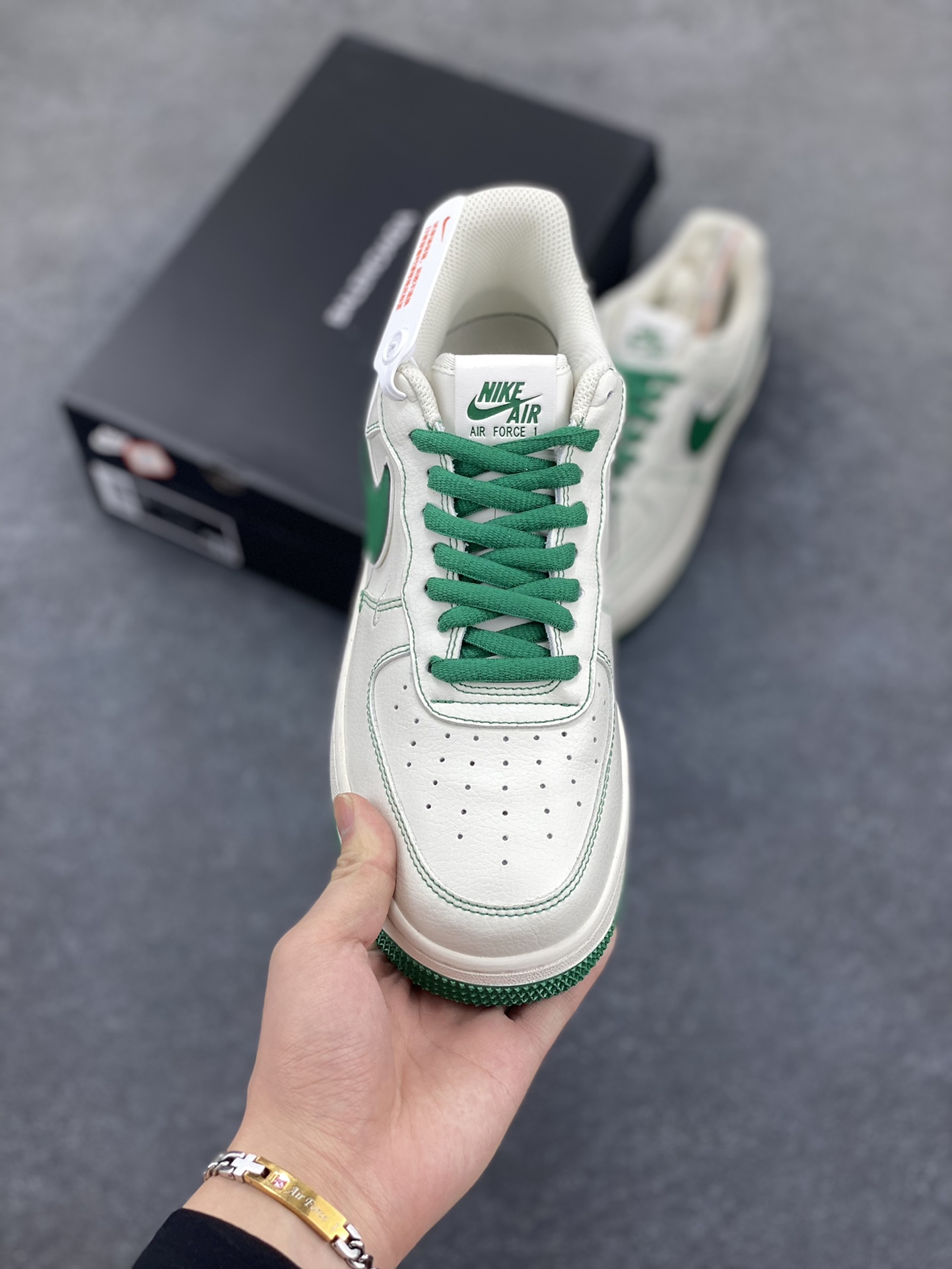 图片[2]-BALENCIAGA×Nike Air Force 1\’07 Low 联名三勾 米绿空军一号低帮休闲版鞋 定制皮料 原楦头原纸板 纯正空军版型 内置全掌气垫 货号：FR0538-093 尺码：36 36.5 37.5 38 38.8 39 40 40.5 41 42 42.5 43 44 44.5 45-选品中心