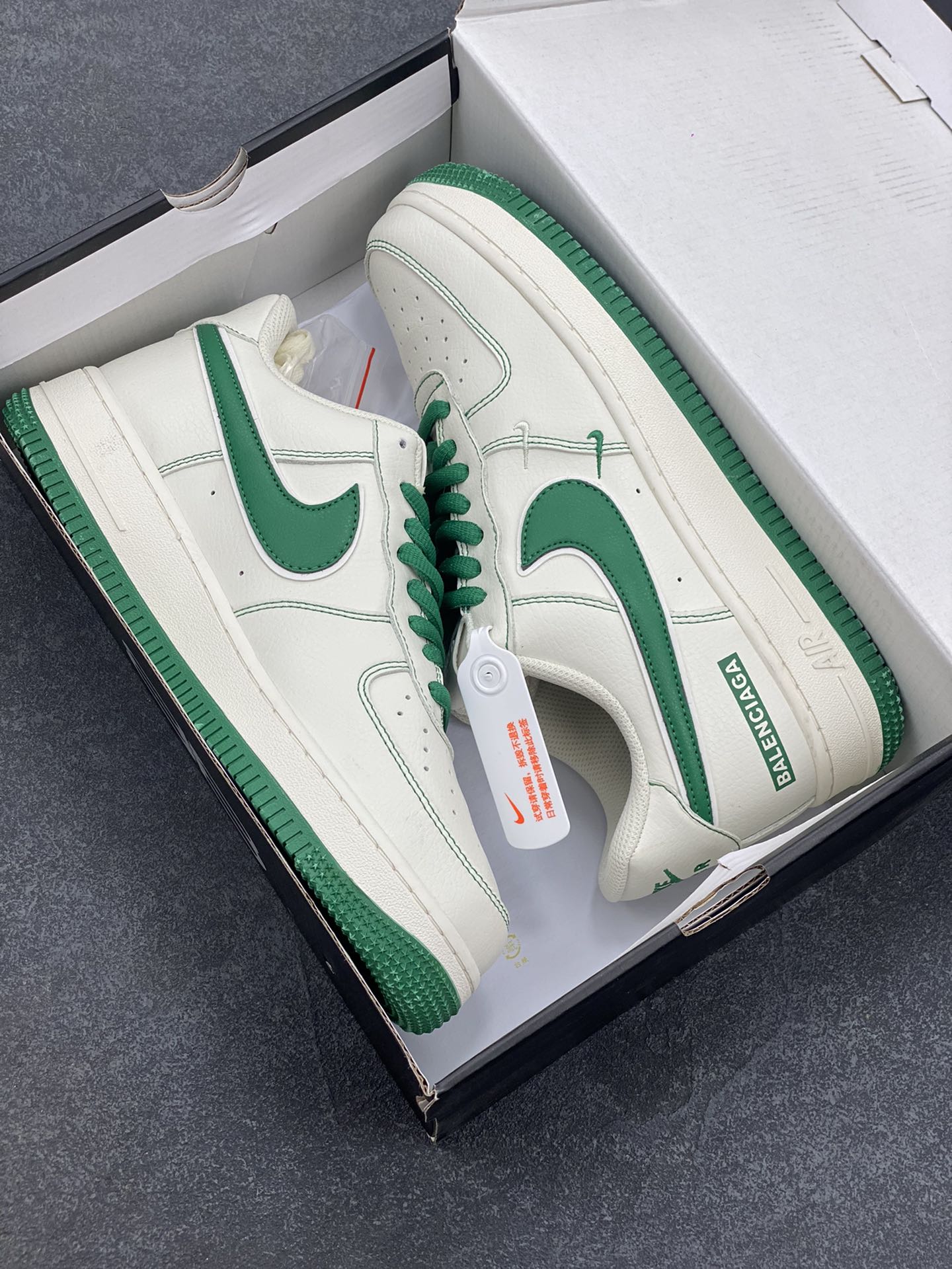 图片[9]-BALENCIAGA×Nike Air Force 1\’07 Low 联名三勾 米绿空军一号低帮休闲版鞋 定制皮料 原楦头原纸板 纯正空军版型 内置全掌气垫 货号：FR0538-093 尺码：36 36.5 37.5 38 38.8 39 40 40.5 41 42 42.5 43 44 44.5 45-选品中心