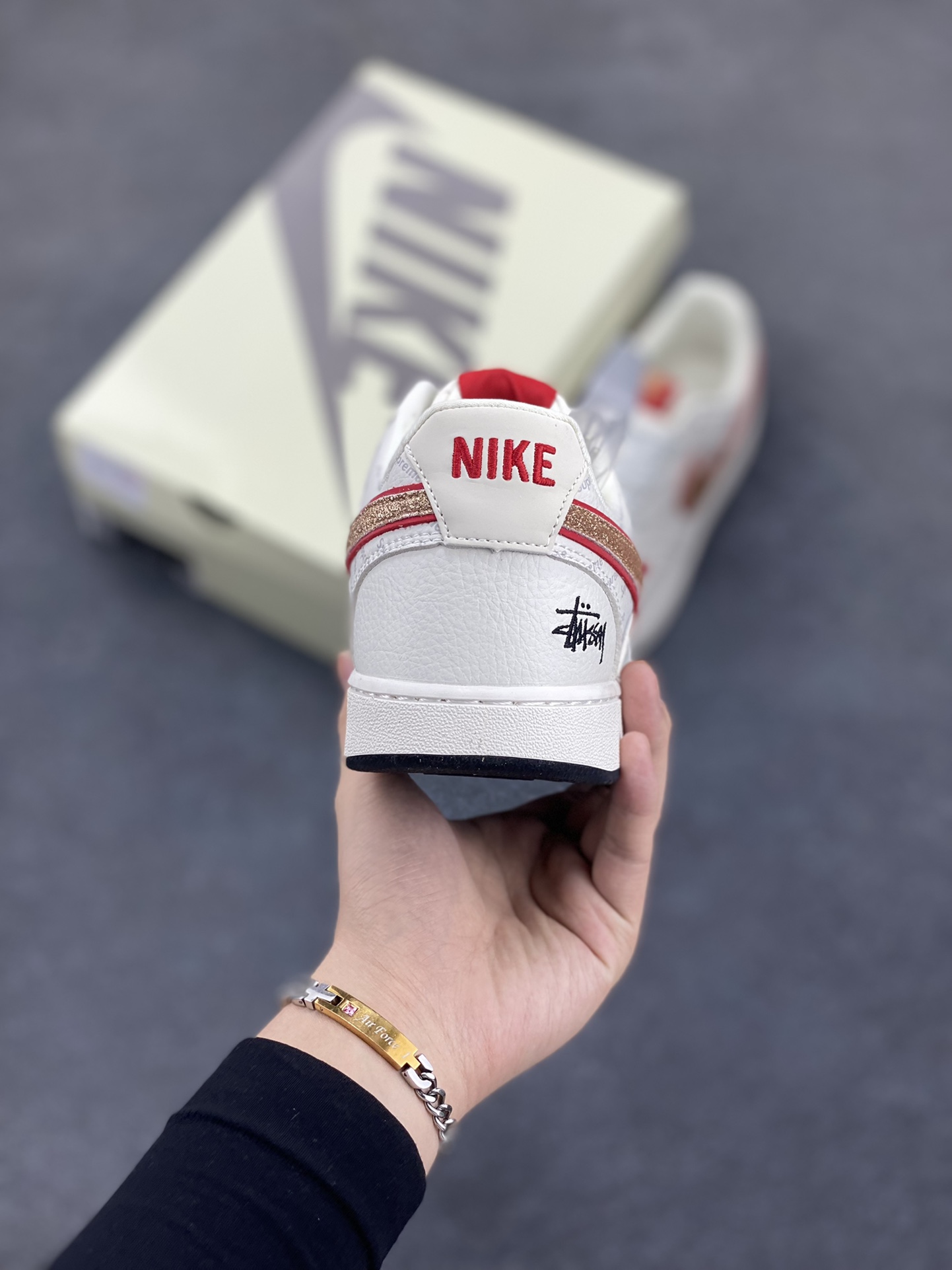 图片[4]-海外爆款 ZP订单 NIKE EBERNON Low prm 小空军低帮百搭透气休闲运动板鞋 独家头层版本 原数据独家私模大底 纯正版型 清洁度完美 货号：FD5188-126 尺码：36 36.5 37.5 38 38.5 39 40 40.5 41 42 42.5 43 44 44.5 45-选品中心