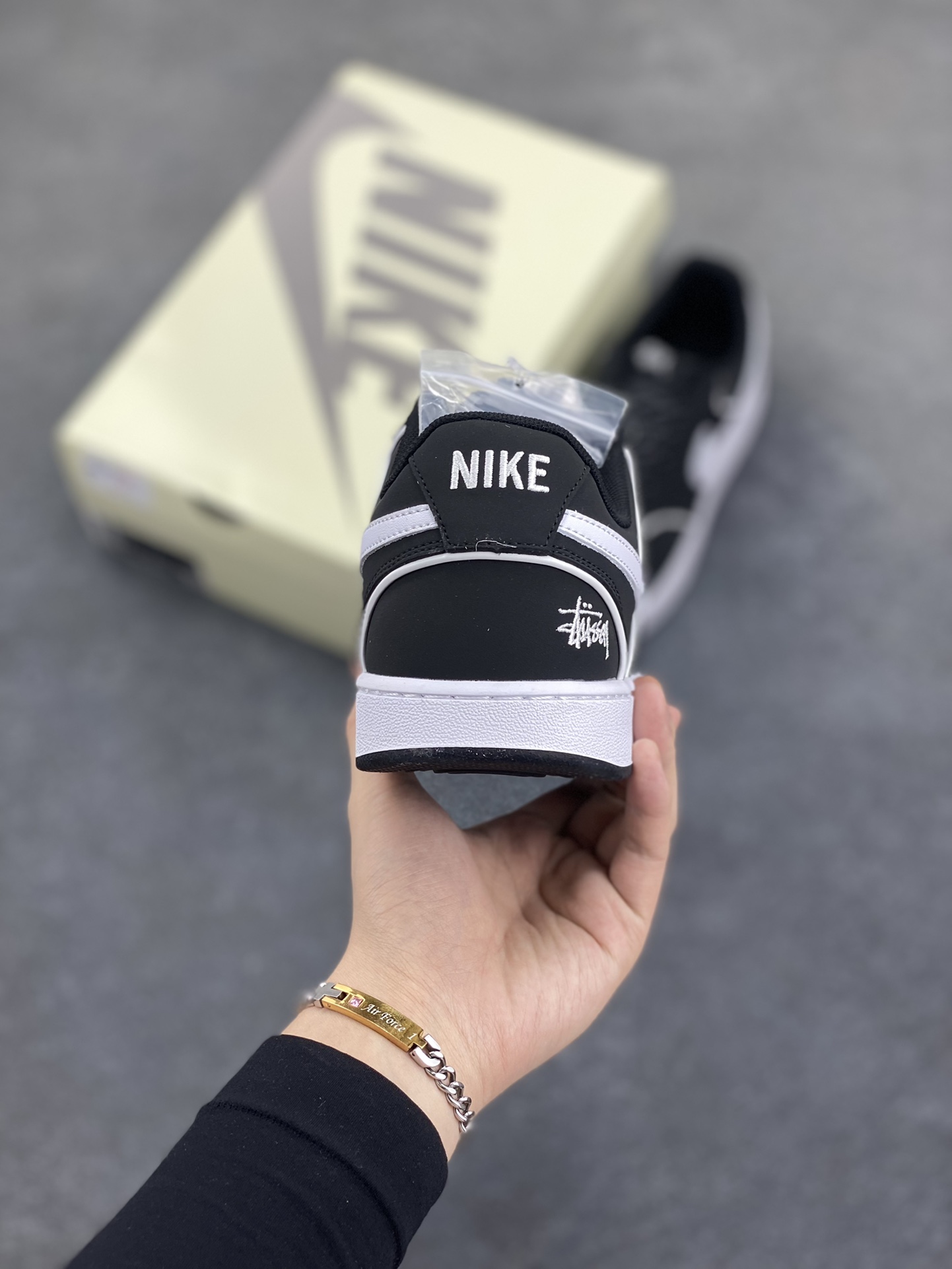 图片[4]-海外爆款 ZP订单 NIKE EBERNON Low prm 小空军低帮百搭透气休闲运动板鞋 独家头层版本 原数据独家私模大底 纯正版型 清洁度完美 货号：FD5188-113 尺码：36 36.5 37.5 38 38.5 39 40 40.5 41 42 42.5 43 44 44.5 45-选品中心