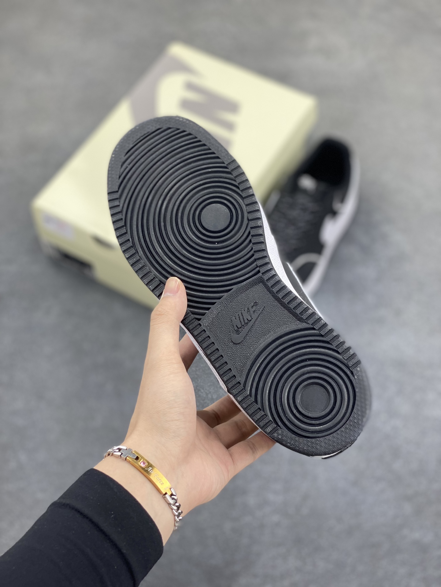 图片[5]-海外爆款 ZP订单 NIKE EBERNON Low prm 小空军低帮百搭透气休闲运动板鞋 独家头层版本 原数据独家私模大底 纯正版型 清洁度完美 货号：FD5188-113 尺码：36 36.5 37.5 38 38.5 39 40 40.5 41 42 42.5 43 44 44.5 45-选品中心