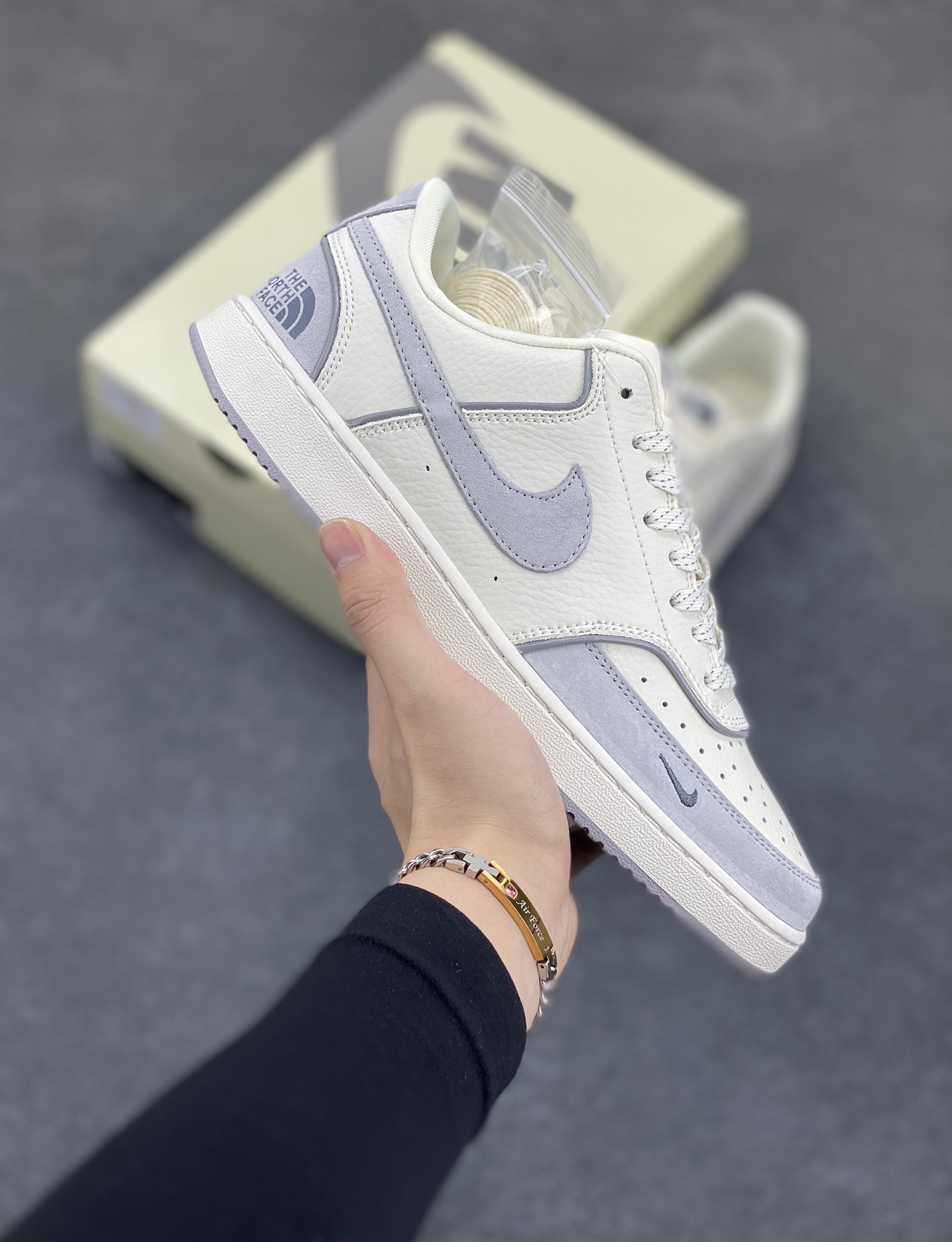 海外爆款 ZP订单 NIKE EBERNON Low prm 小空军低帮百搭透气休闲运动板鞋 独家头层版本 原数据独家私模大底 纯正版型 清洁度完美 货号:FD5188-119 尺码:36 36.5 37.5 38 38.5 39 40 40.5 41 42 42.5 43 44 44.5 45-选品中心