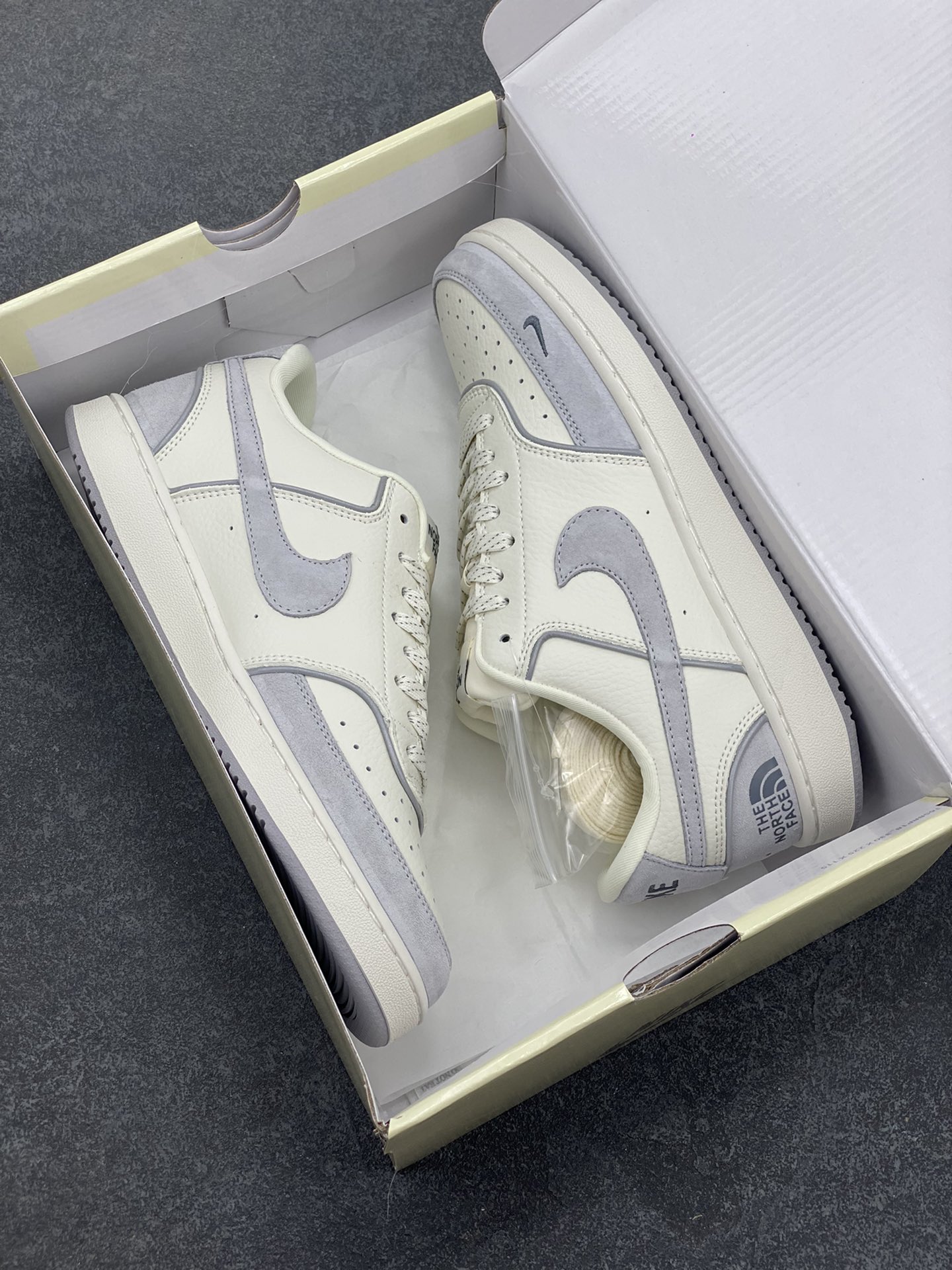 图片[9]-海外爆款 ZP订单 NIKE EBERNON Low prm 小空军低帮百搭透气休闲运动板鞋 独家头层版本 原数据独家私模大底 纯正版型 清洁度完美 货号：FD5188-119 尺码：36 36.5 37.5 38 38.5 39 40 40.5 41 42 42.5 43 44 44.5 45-选品中心