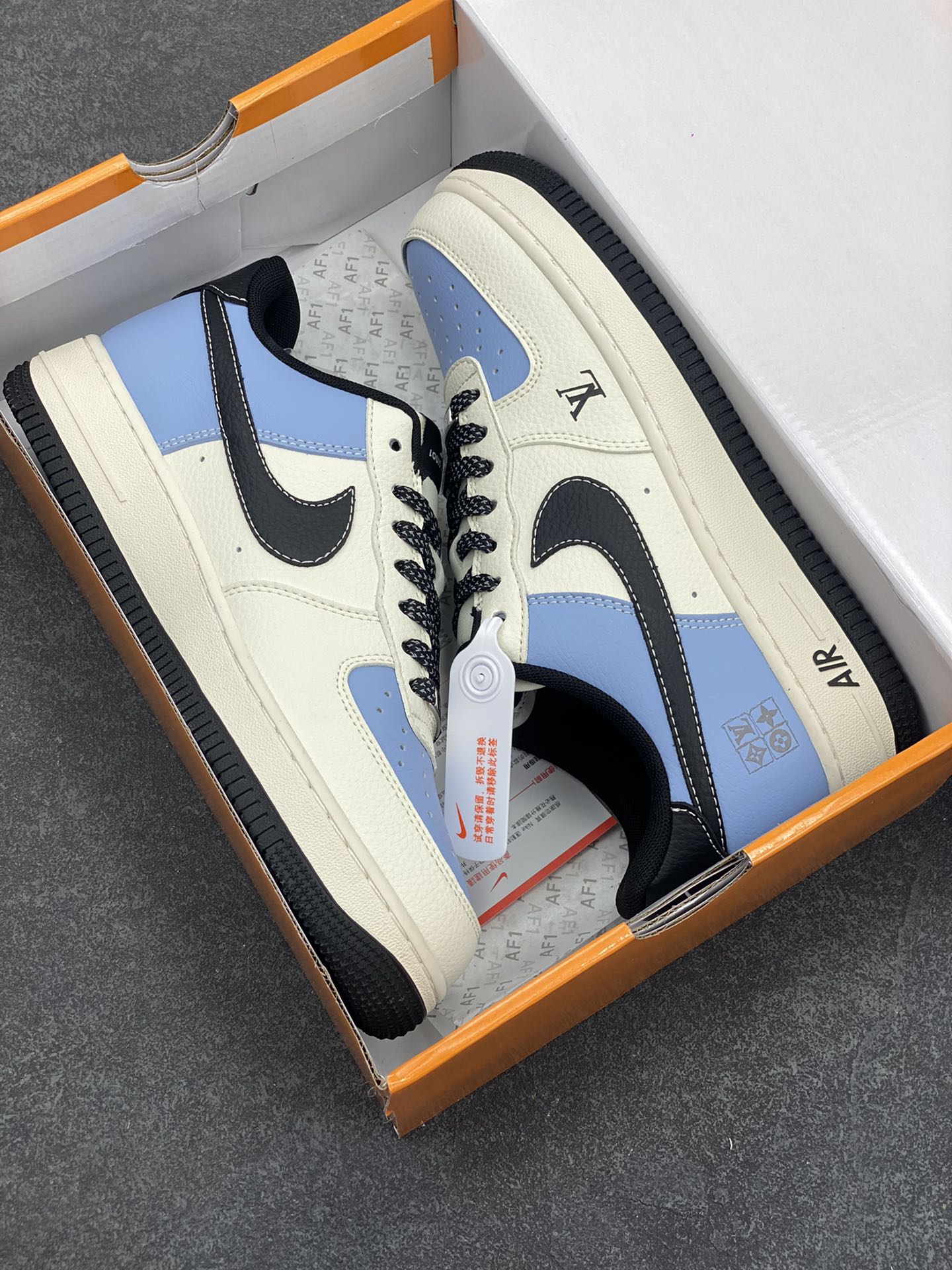 图片[9]-NIke Air Force 1 \’07 Low “LV联名——黑水蓝”空军一号 低帮 运动鞋 休闲鞋 折边针车 工艺难度大 原楦头原纸板 原装鞋盒 定制五金配件 内置全掌气垫 原厂鞋底 货号：JJ2508-712 尺码：36 36.5 37.5 38 38.5 39 40 40.5 41 42 42.5 43 44 44.5 45-选品中心