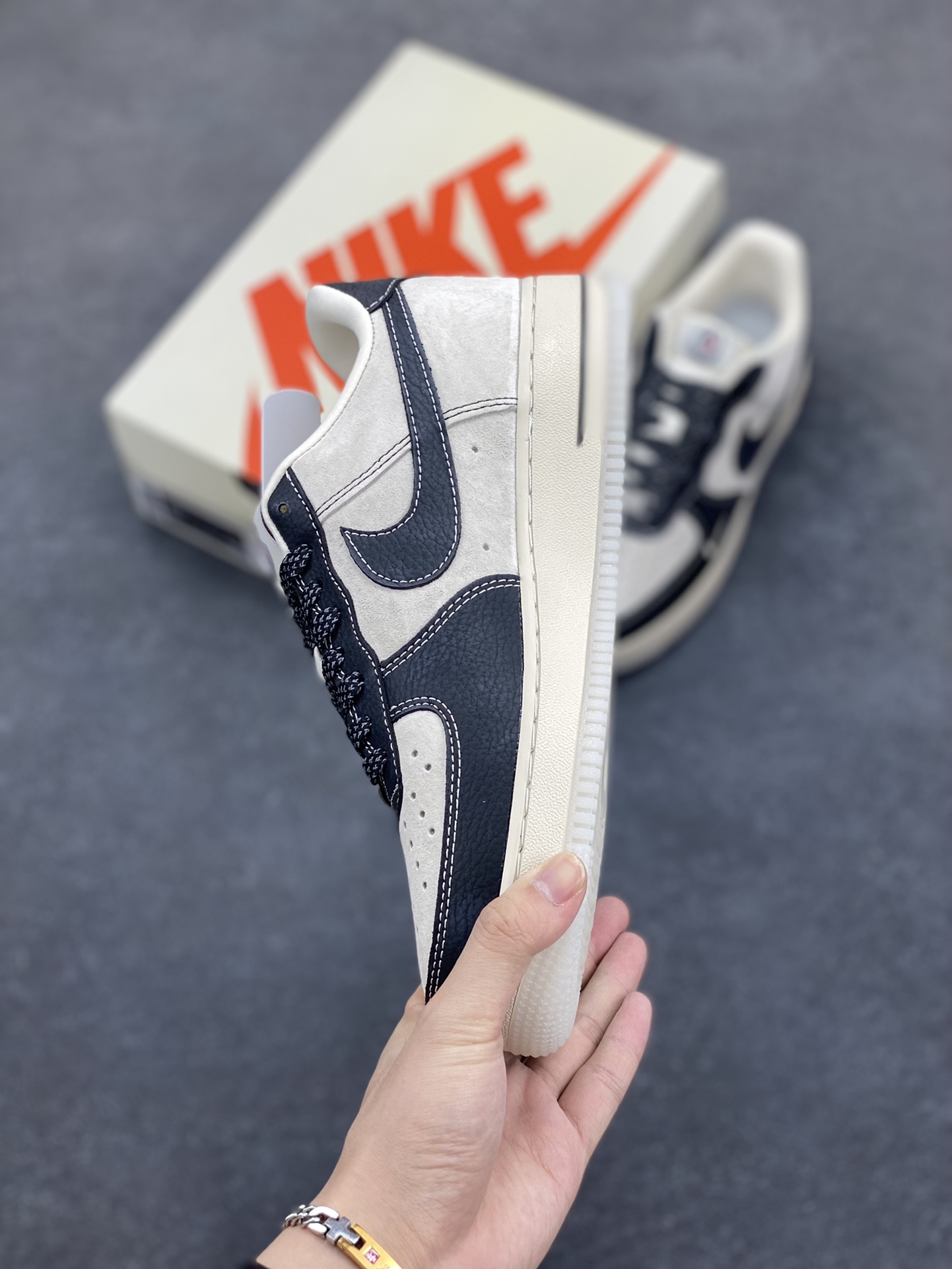 图片[3]-NIke Air Force 1 \’07 Low “蒙口联名–黑荔纹猪八”空军一号 低帮 运动鞋 休闲鞋 折边针车 工艺难度大 原楦头原纸板 原装鞋盒 定制五金配件 内置全掌气垫 原厂鞋底 货号：CH6336-514 尺码：36 36.5 37.5 38 38.5 39 40 40.5 41 42 42.5 43 44 44.5 45-选品中心