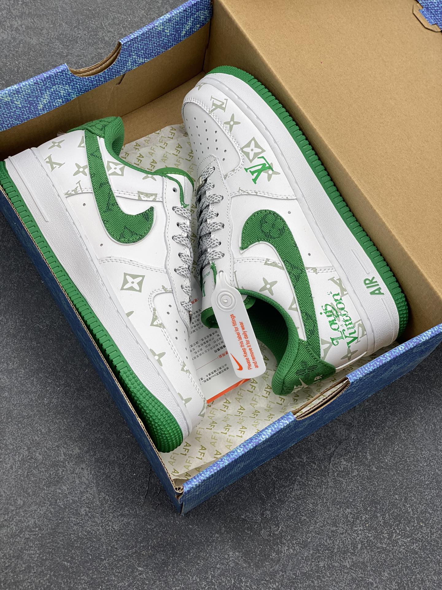 图片[9]-Nike Air Force 1 Low 空军一号低帮百搭休闲运动板鞋。柔软、弹性十足的缓震性能和出色的中底设计，横跨复古与现代的外型结合，造就出风靡全球三十多年的Force 1，直到今天还深受青睐。 货号：CV0670-400 尺码：36 36.5 37.5 38 38.5 39 40 40.5 41 42 42.5 43 44 44.5 45-选品中心