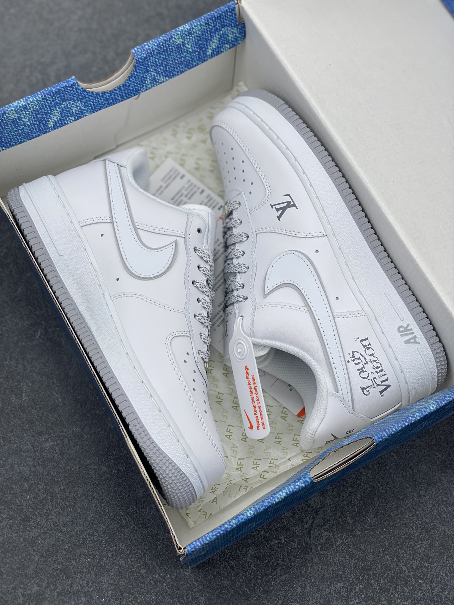 图片[9]-Nike Air Force 1 Low 空军一号低帮百搭休闲运动板鞋。柔软、弹性十足的缓震性能和出色的中底设计，横跨复古与现代的外型结合，造就出风靡全球三十多年的Force 1，直到今天还深受青睐。 货号：XD6188-004 尺码：36 36.5 37.5 38 38.5 39 40 40.5 41 42 42.5 43 44 44.5 45-选品中心