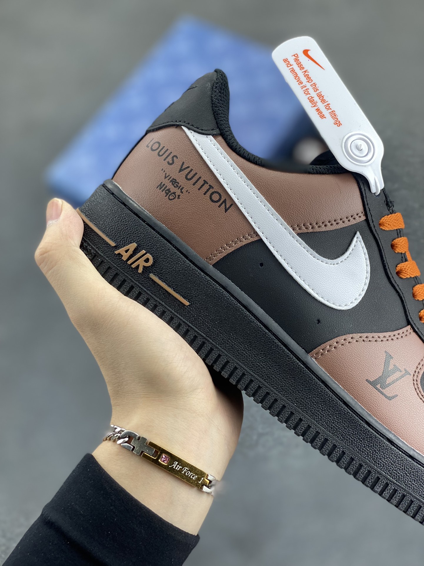 图片[6]-Nike Air Force 1 Low 空军一号低帮百搭休闲运动板鞋。柔软、弹性十足的缓震性能和出色的中底设计，横跨复古与现代的外型结合，造就出风靡全球三十多年的Force 1，直到今天还深受青睐。 货号：808788-624 尺码：36 36.5 37.5 38 38.5 39 40 40.5 41 42 42.5 43 44 44.5 45-选品中心