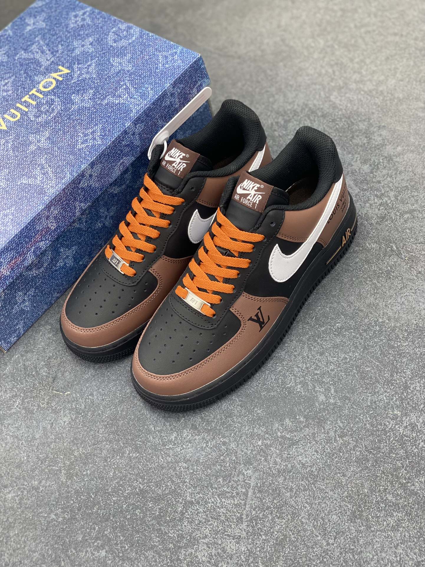 图片[8]-Nike Air Force 1 Low 空军一号低帮百搭休闲运动板鞋。柔软、弹性十足的缓震性能和出色的中底设计，横跨复古与现代的外型结合，造就出风靡全球三十多年的Force 1，直到今天还深受青睐。 货号：808788-624 尺码：36 36.5 37.5 38 38.5 39 40 40.5 41 42 42.5 43 44 44.5 45-选品中心