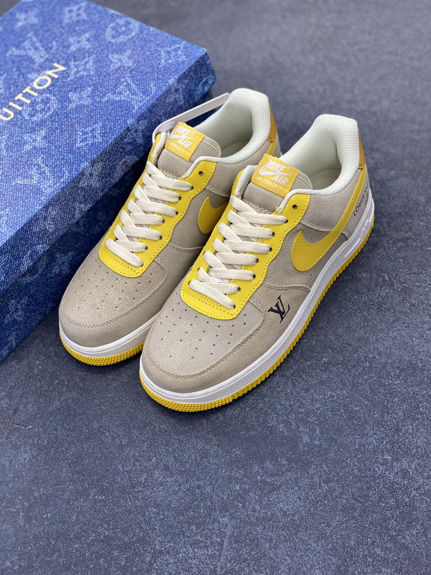 图片[8]-Nike Air Force 1 Low 空军一号低帮百搭休闲运动板鞋。柔软、弹性十足的缓震性能和出色的中底设计，横跨复古与现代的外型结合，造就出风靡全球三十多年的Force 1，直到今天还深受青睐。 货号：HQ2037-322 尺码：36 36.5 37.5 38 38.5 39 40 40.5 41 42 42.5 43 44 44.5 45-选品中心