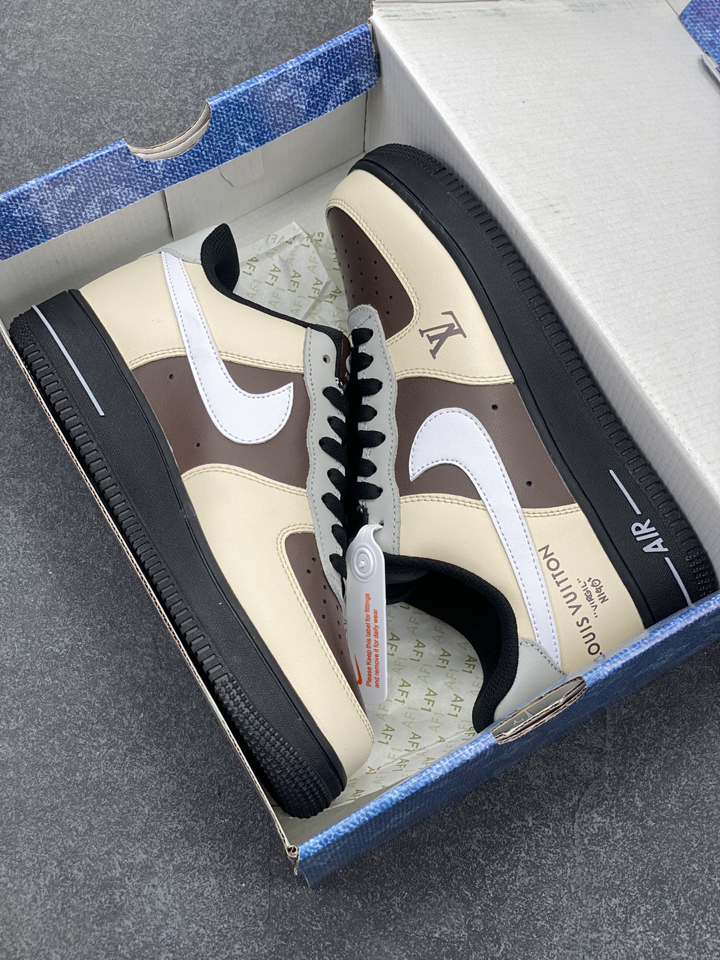 图片[9]-Nike Air Force 1 Low 空军一号低帮百搭休闲运动板鞋。柔软、弹性十足的缓震性能和出色的中底设计，横跨复古与现代的外型结合，造就出风靡全球三十多年的Force 1，直到今天还深受青睐。 货号：808788-625 尺码：36 36.5 37.5 38 38.5 39 40 40.5 41 42 42.5 43 44 44.5 45-选品中心